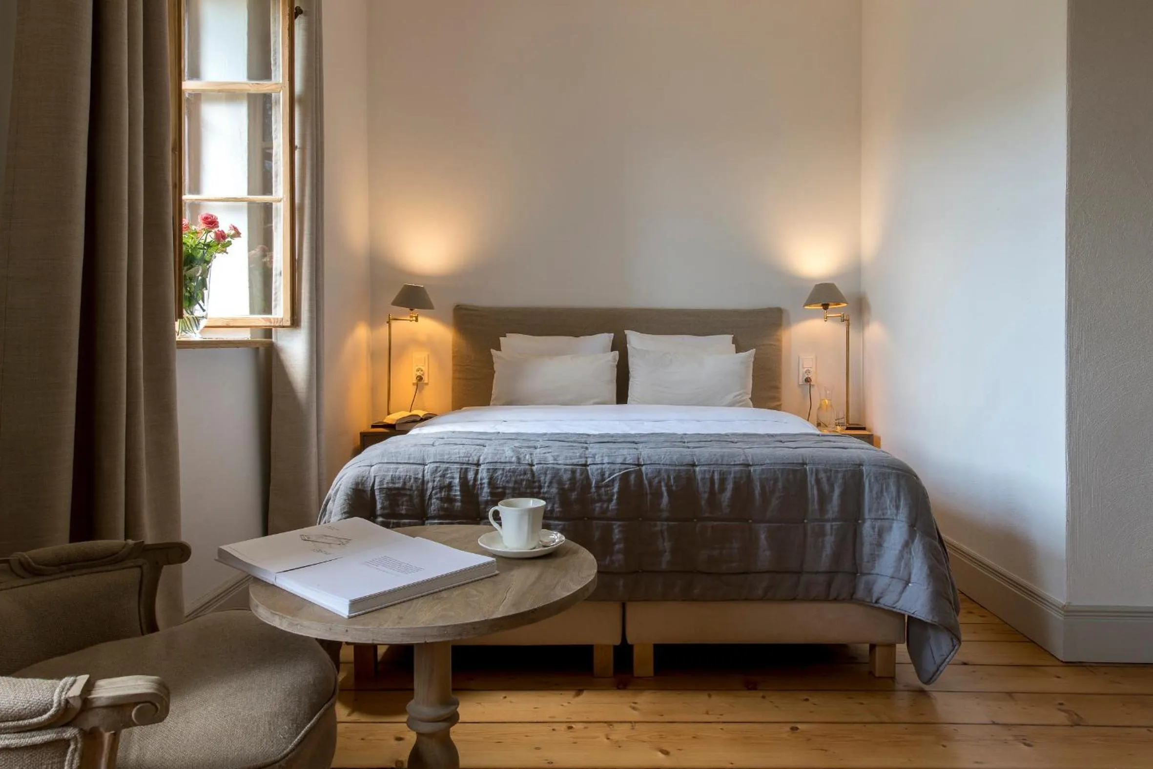 Bed in Zamek Sarny - Schloss Scharfeneck