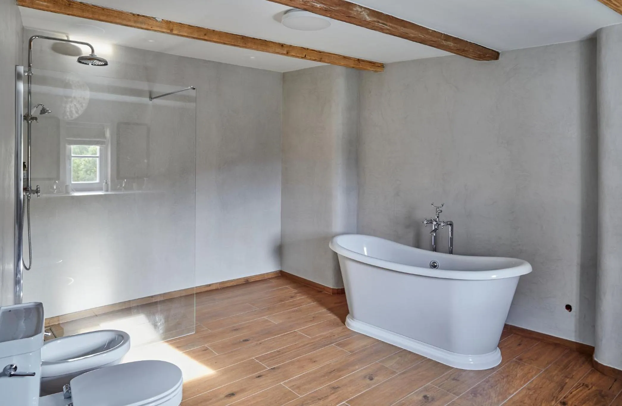 Shower in Zamek Sarny - Schloss Scharfeneck