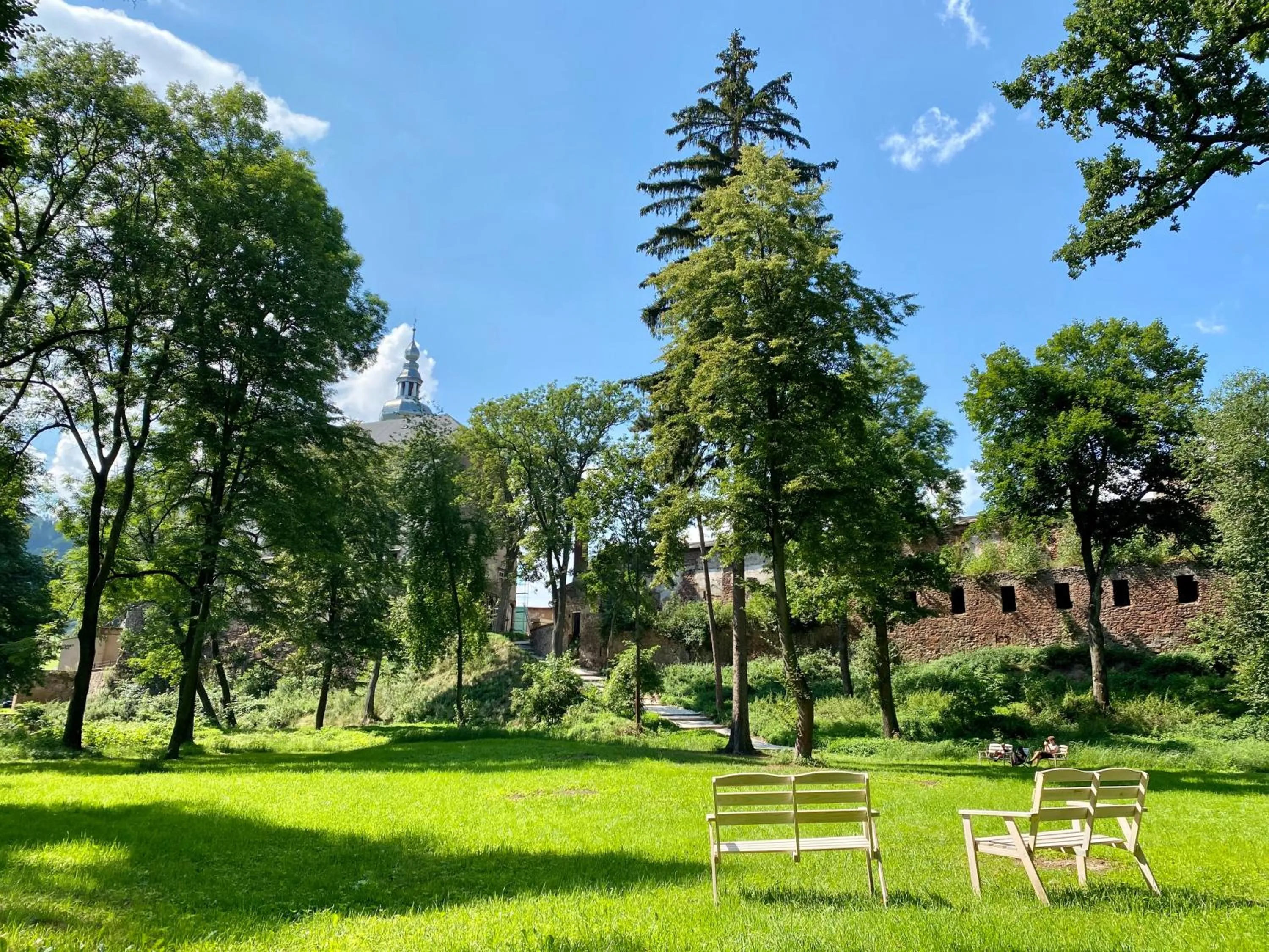 Garden in Zamek Sarny - Schloss Scharfeneck