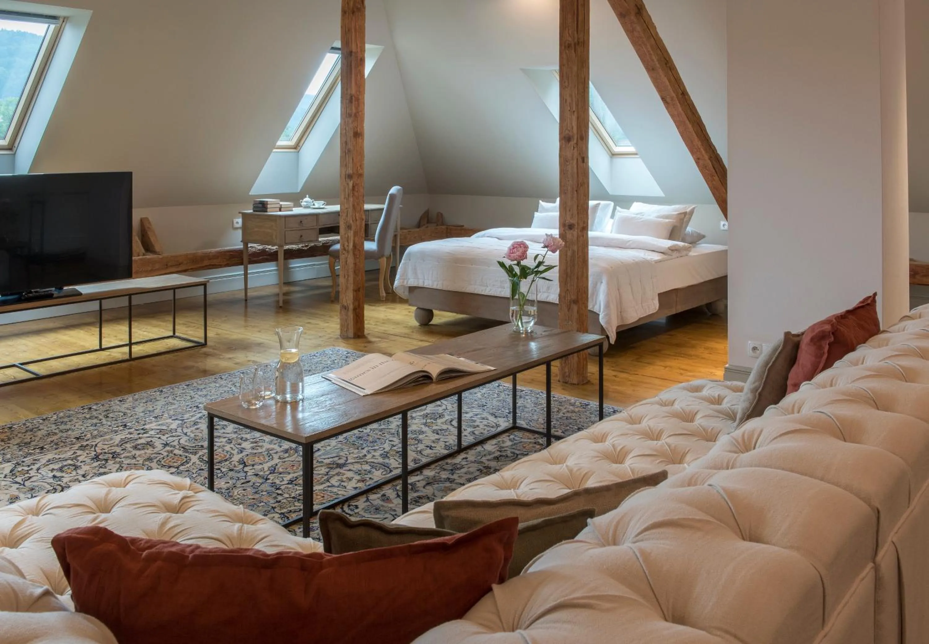 Bed in Zamek Sarny - Schloss Scharfeneck