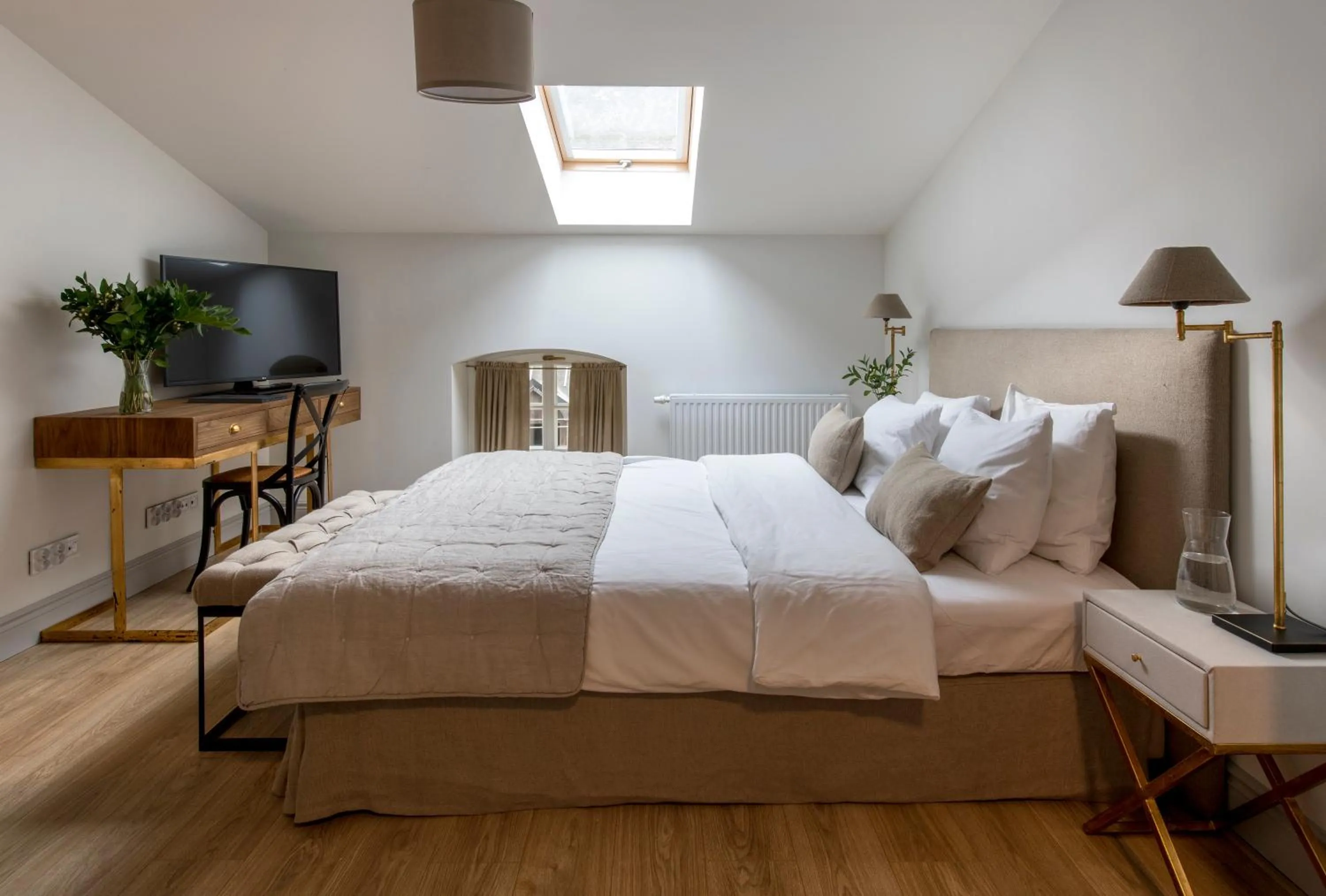 Bed in Zamek Sarny - Schloss Scharfeneck