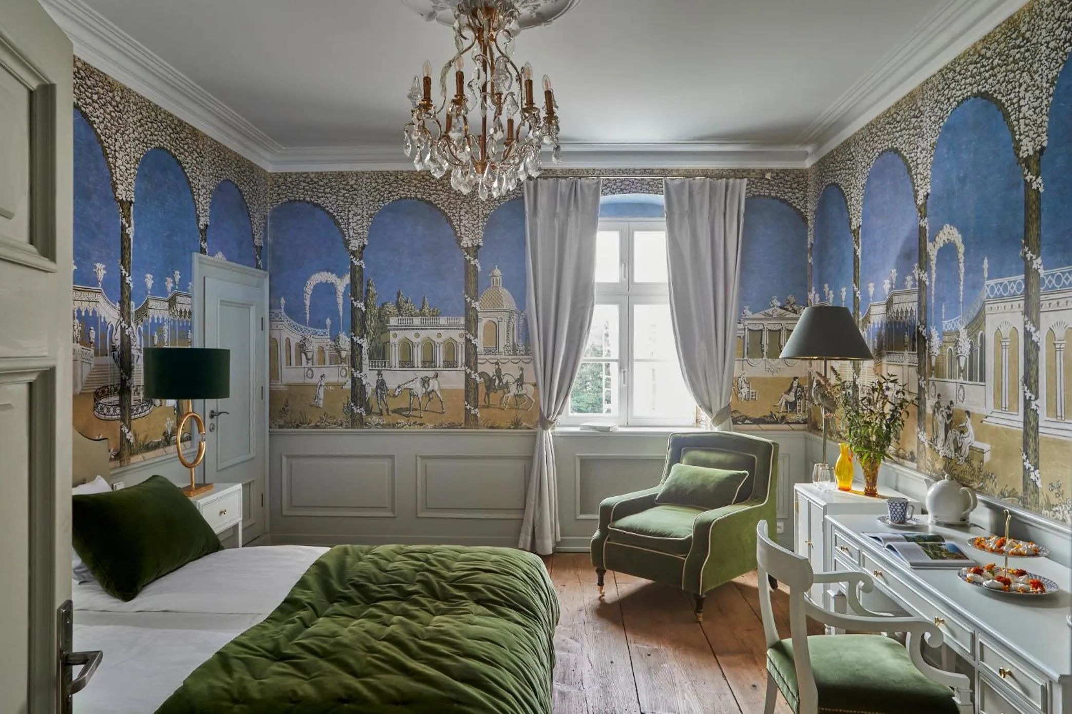 Bed in Zamek Sarny - Schloss Scharfeneck