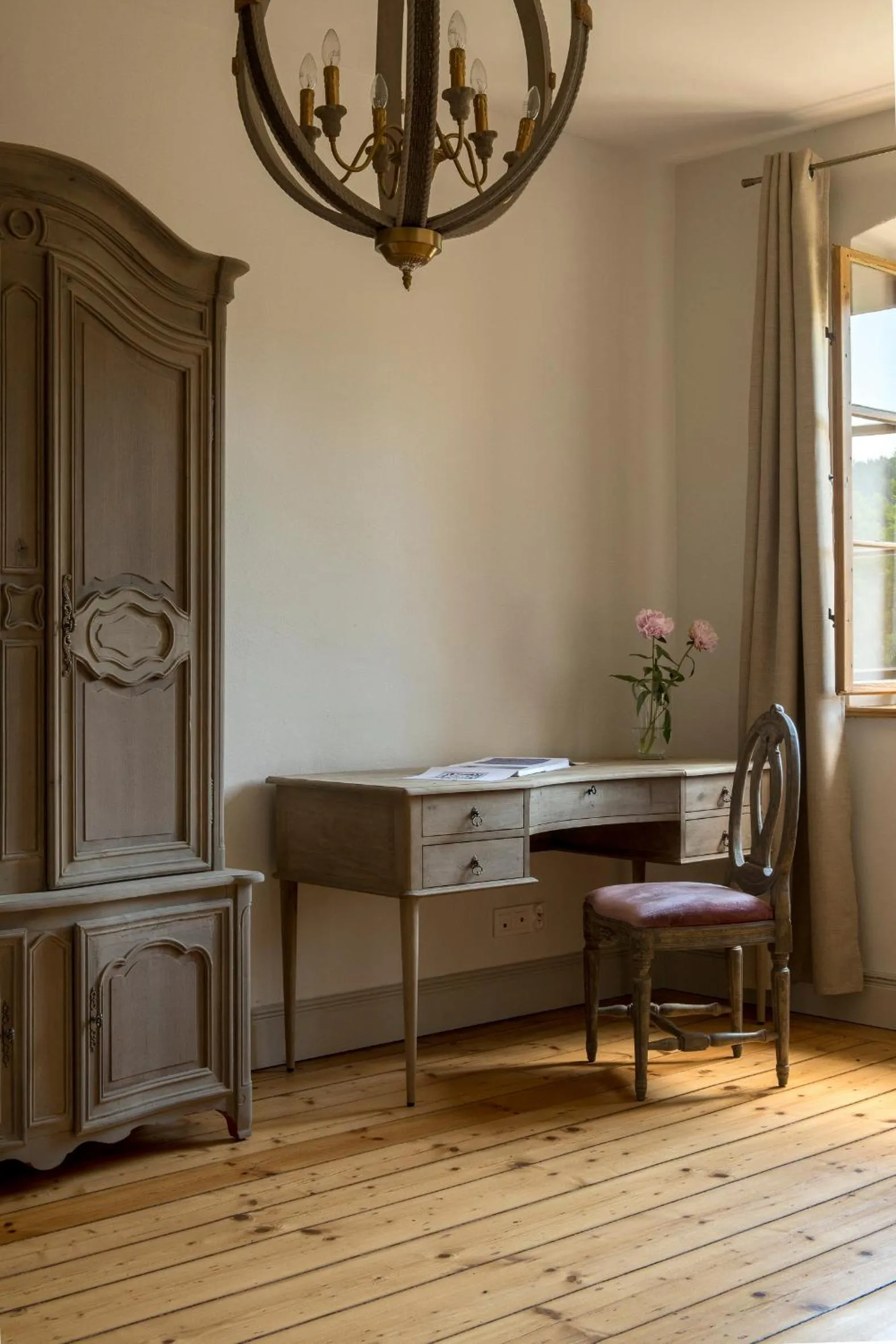 Seating area in Zamek Sarny - Schloss Scharfeneck