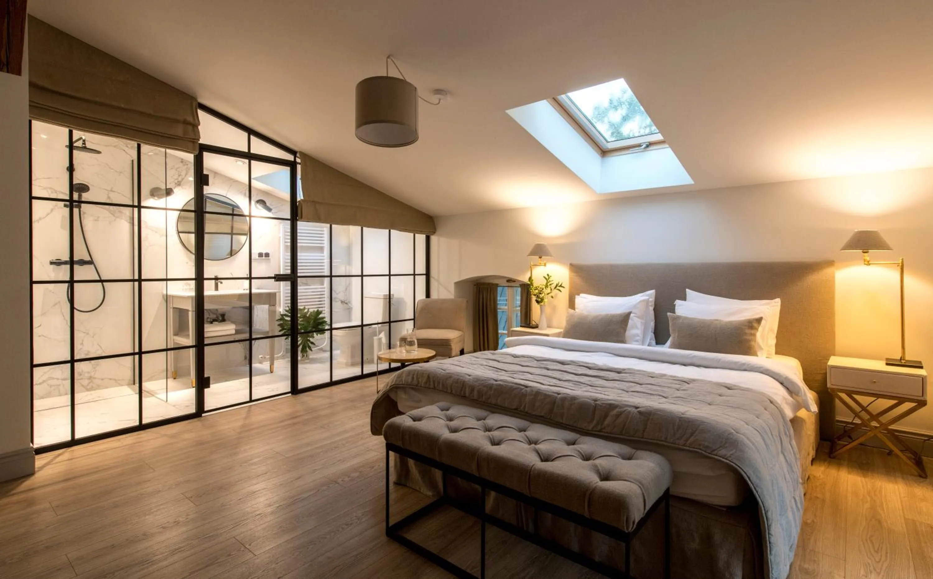 Bathroom, Bed in Zamek Sarny - Schloss Scharfeneck