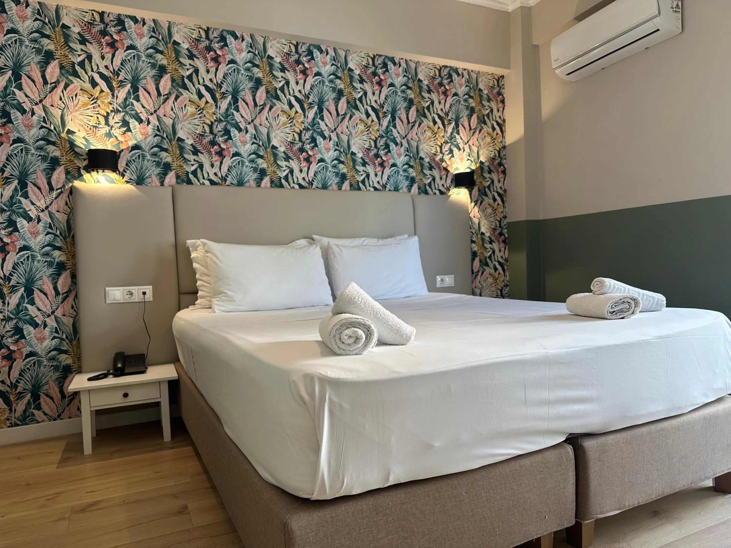 Bedroom, Bed in HOTEL_TIER