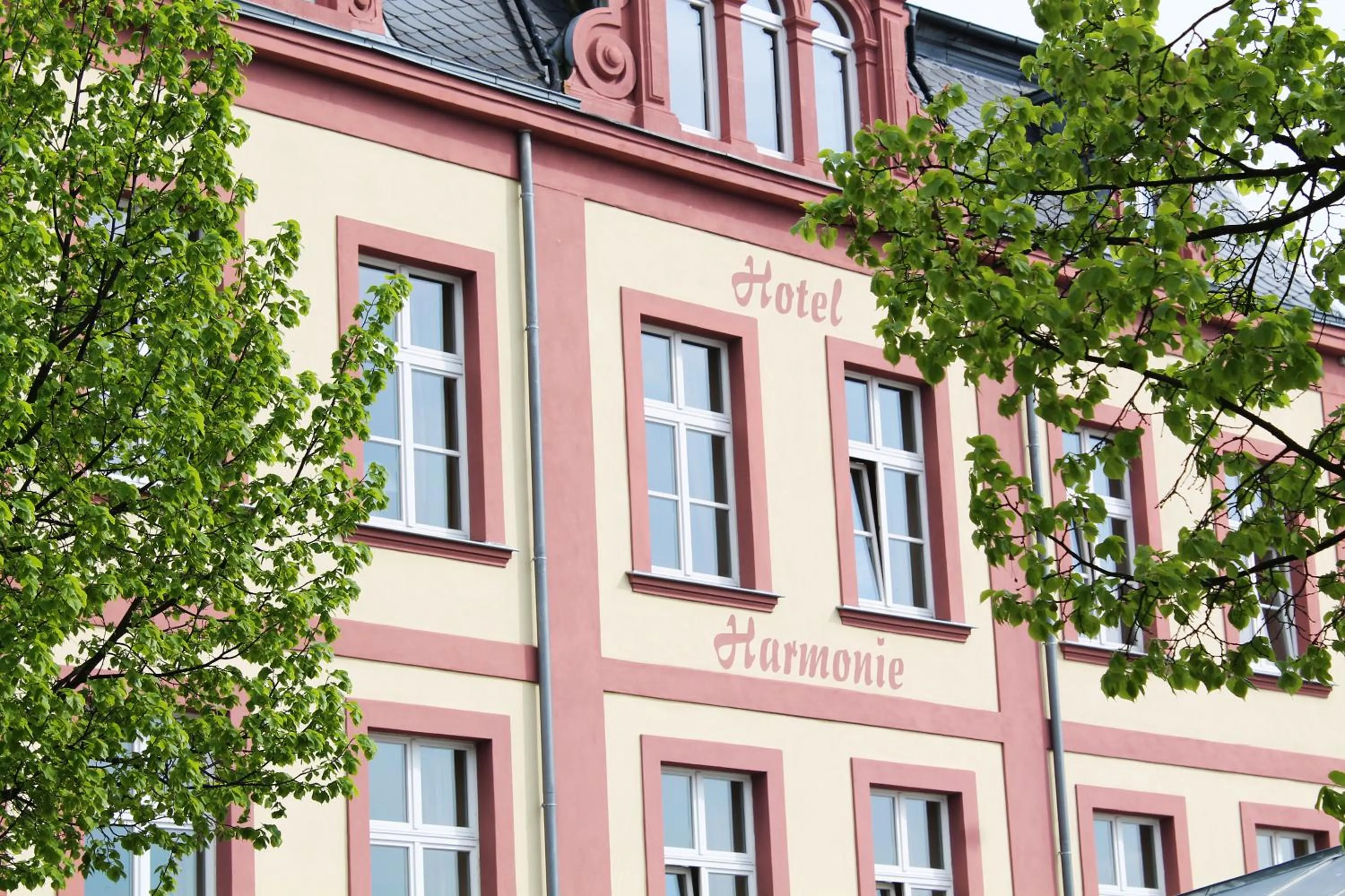 Facade/entrance in Waren Müritz Hotel Harmonie