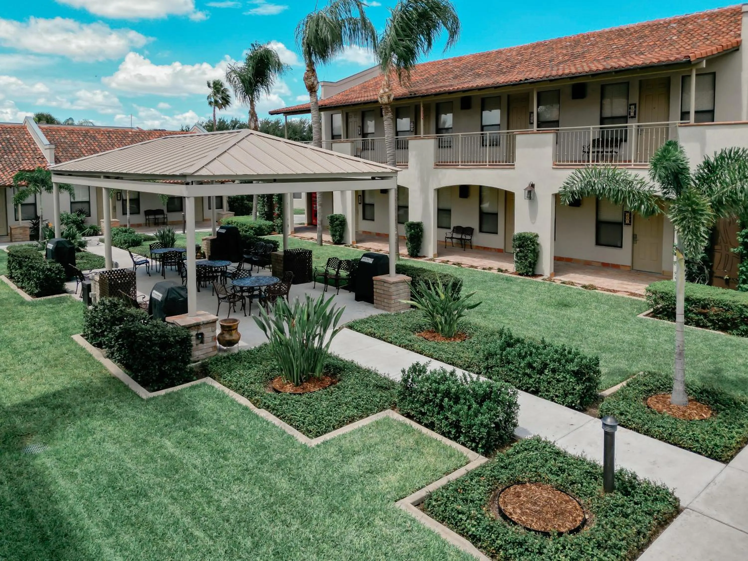 Garden in The Bungalows on Shary