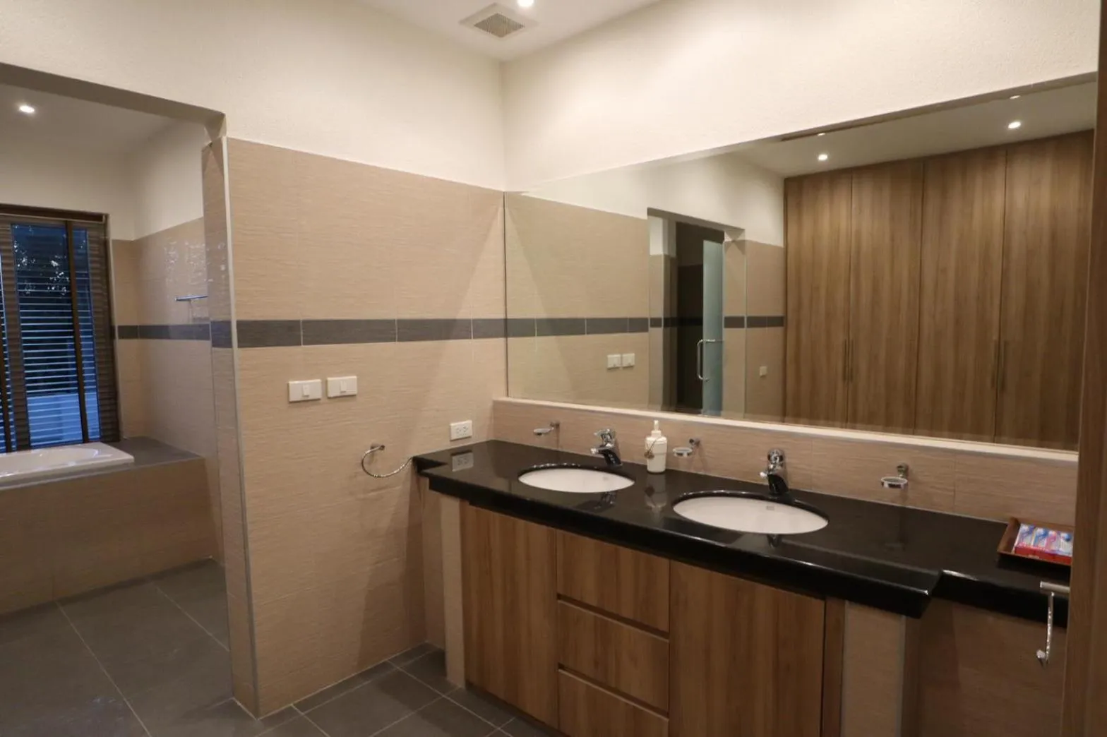 Bathroom in Sunset View Pool Villa 7 BR 14-16 Persons