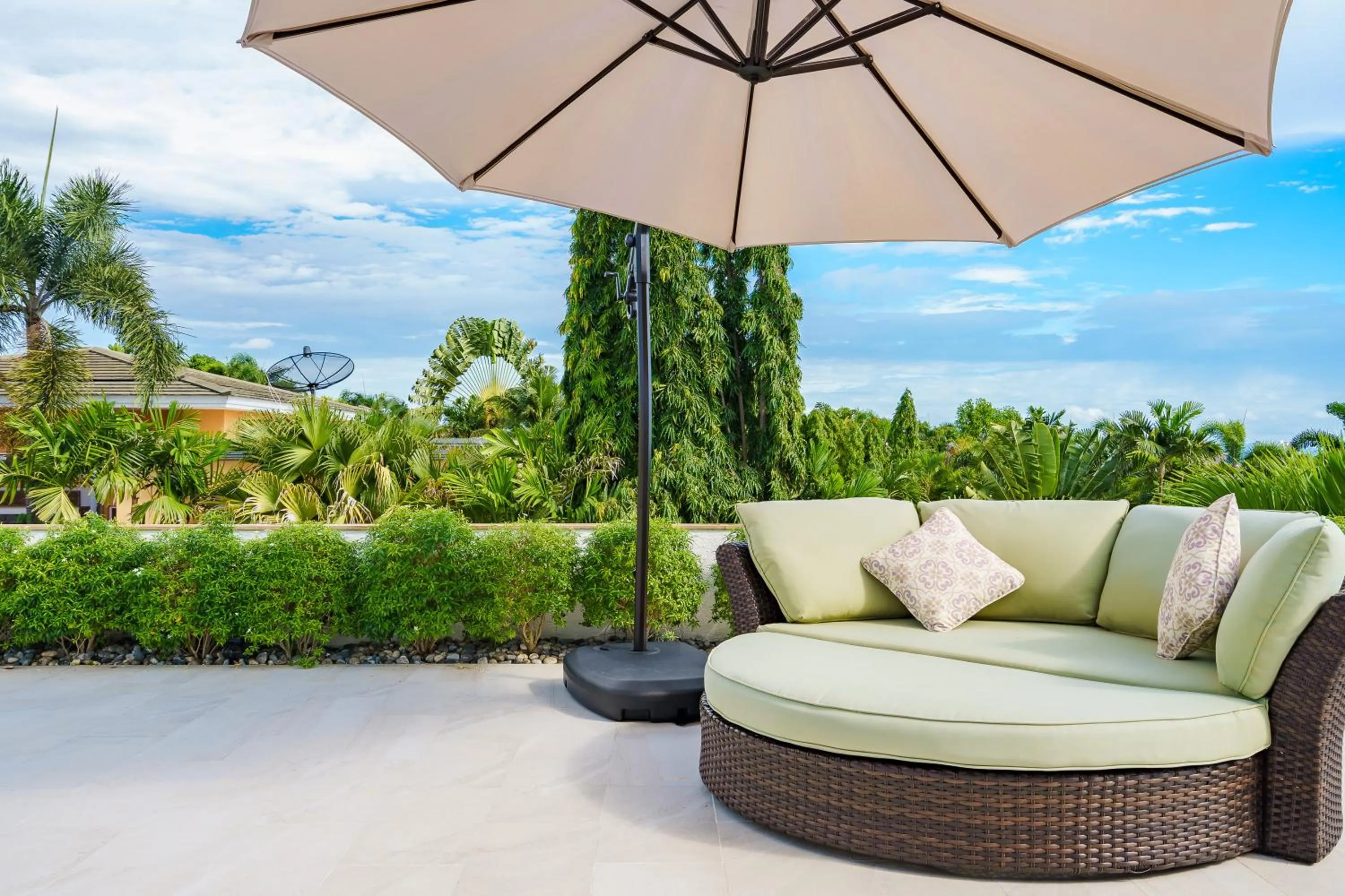 Seating area in Sunset View Pool Villa 7 BR 14-16 Persons