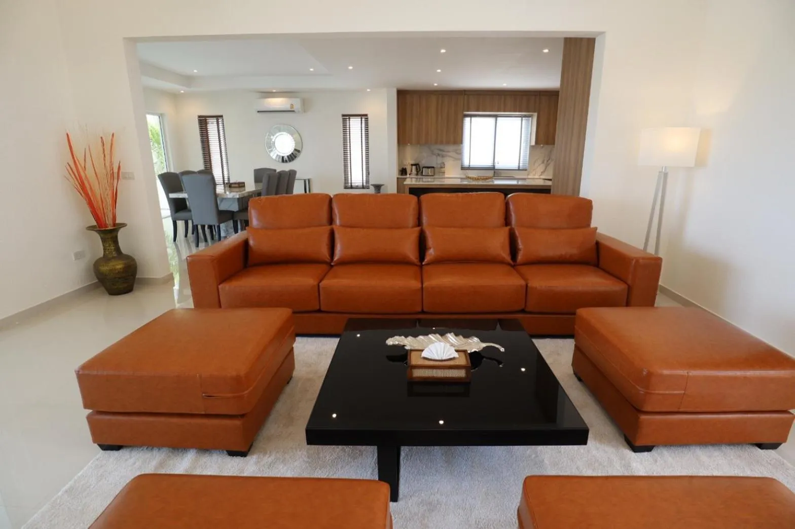 Living room in Sunset View Pool Villa 7 BR 14-16 Persons