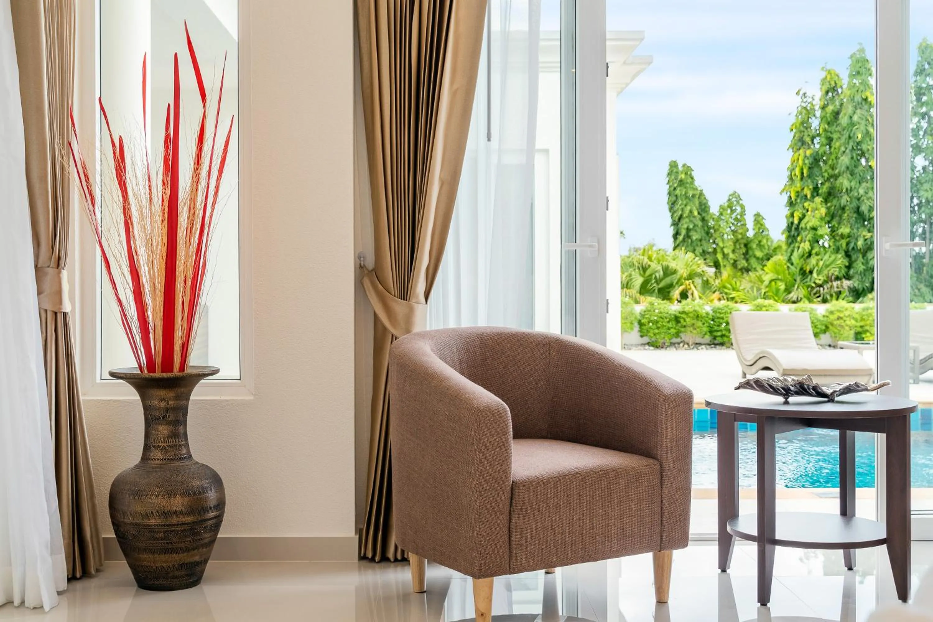 Seating area in Sunset View Pool Villa 7 BR 14-16 Persons