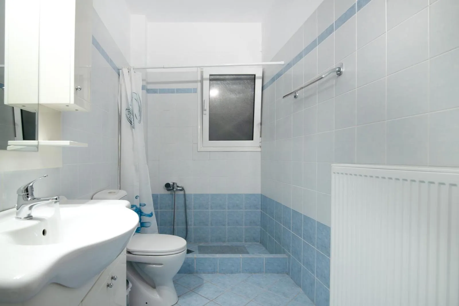 Bathroom in SK-George Apartments by the Sea and Airport