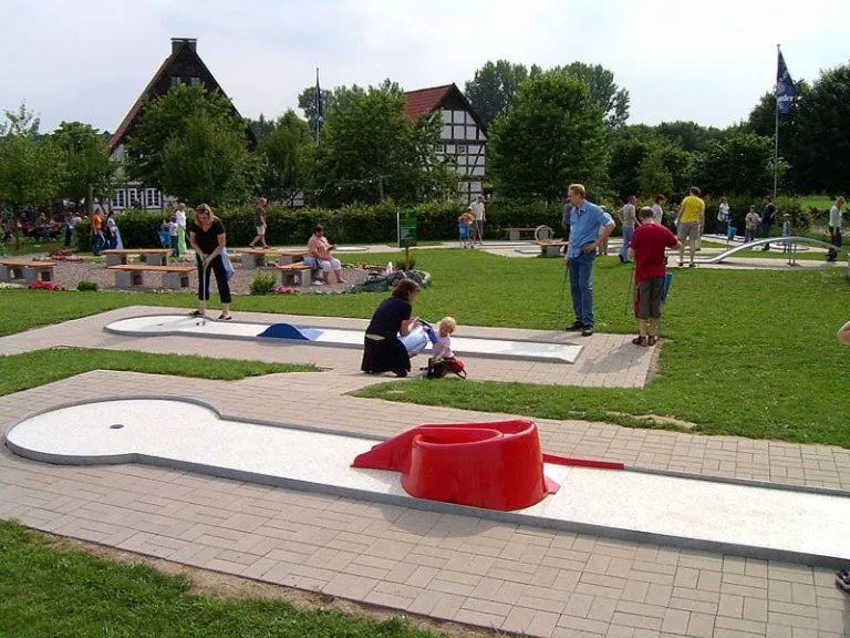 Minigolf in Holzschuhs Schwarzwaldhotel