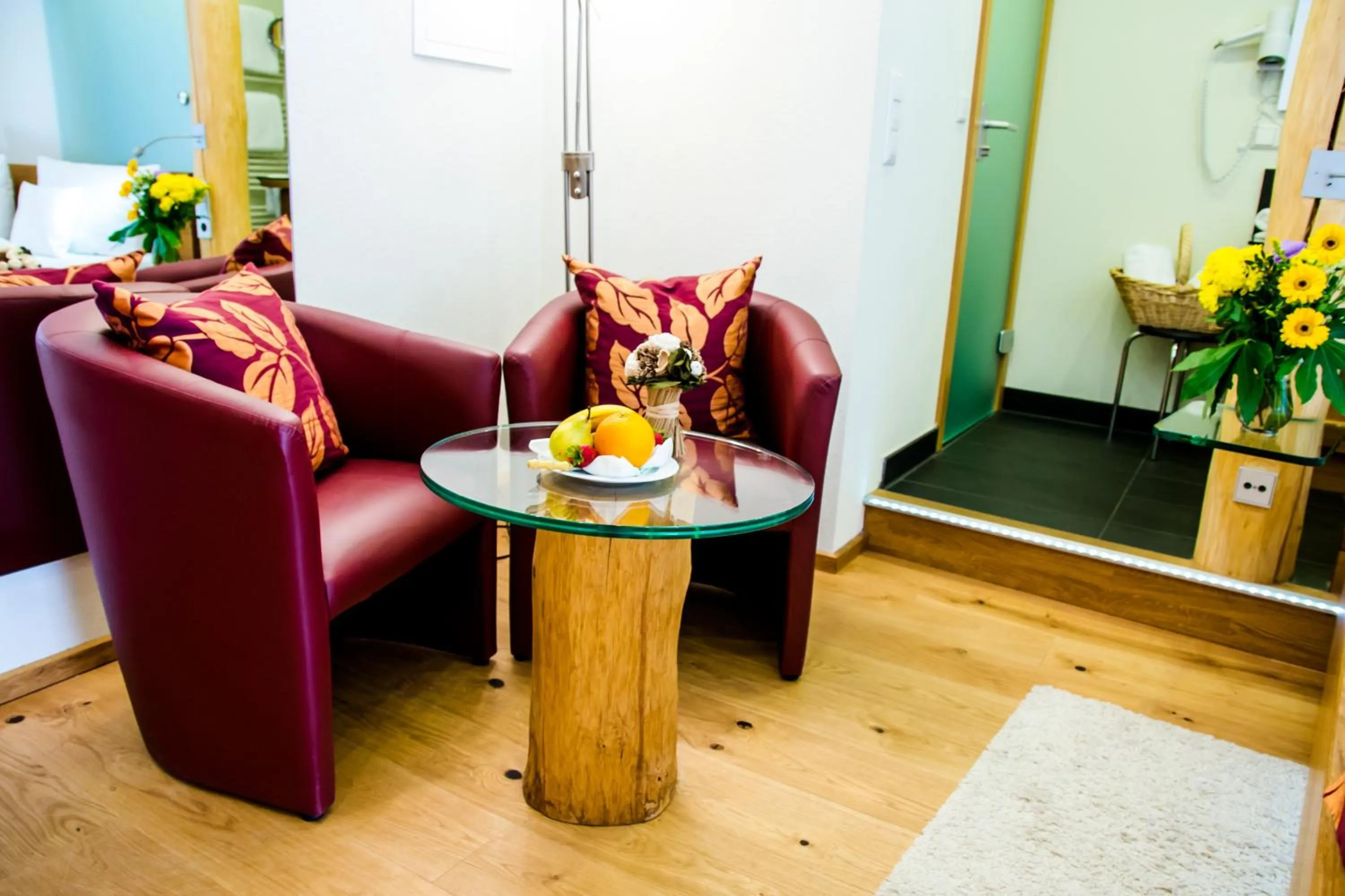 Seating area in Holzschuhs Schwarzwaldhotel