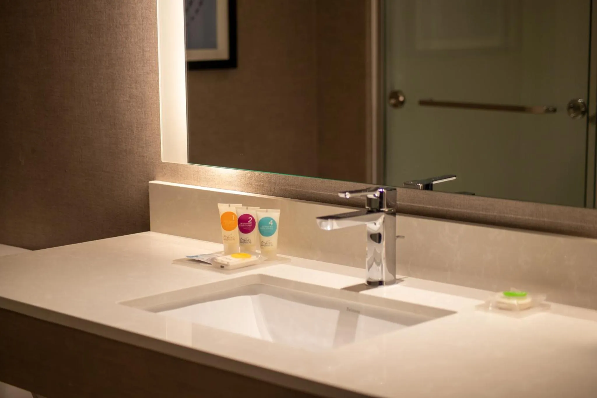 Bathroom in Hyatt Place Altoona/Des Moines