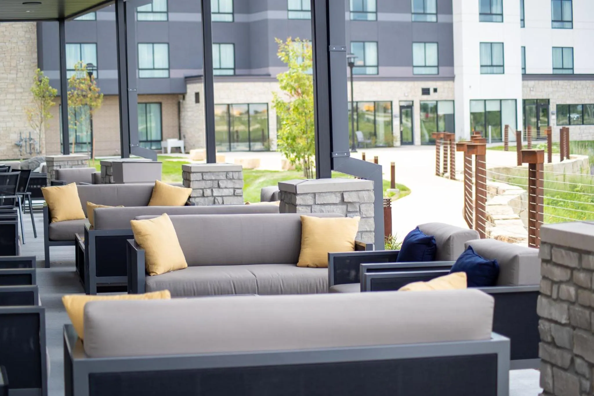 Patio in Hyatt Place Altoona/Des Moines