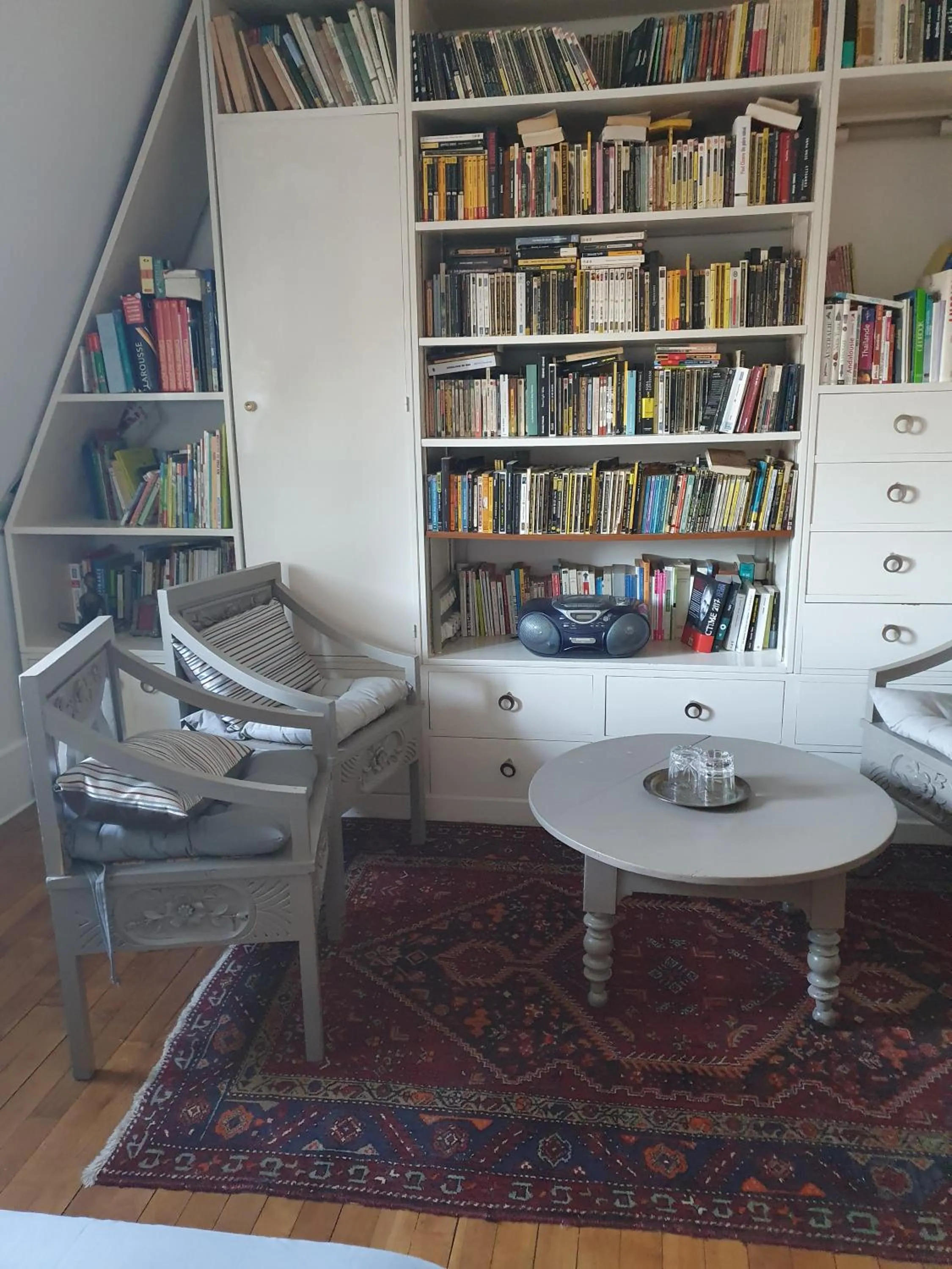 Seating area in La Romantique