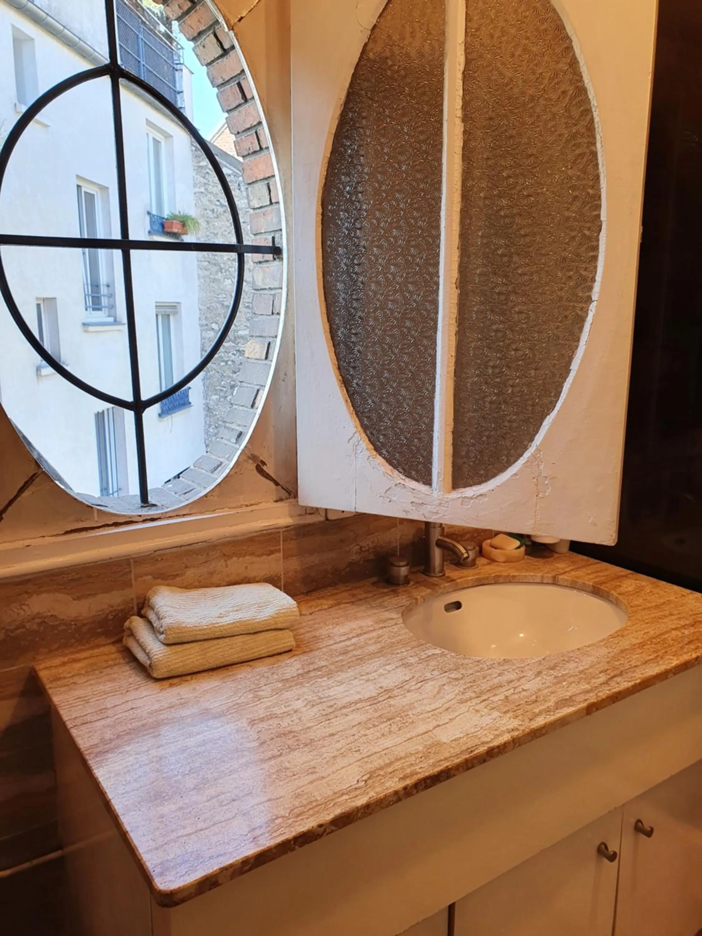 Bathroom in La Romantique