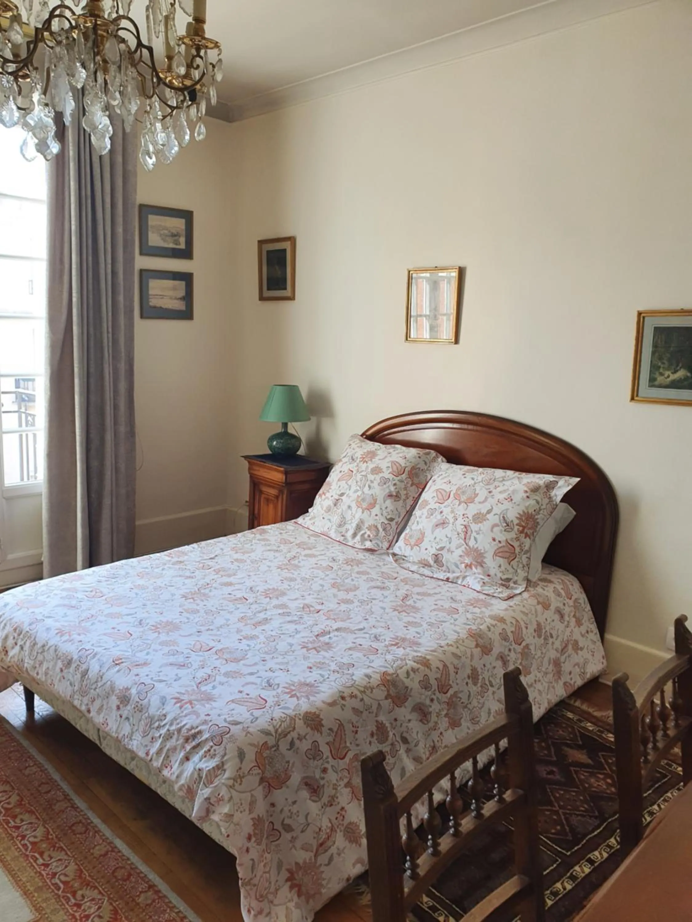 Bedroom, Bed in La Romantique