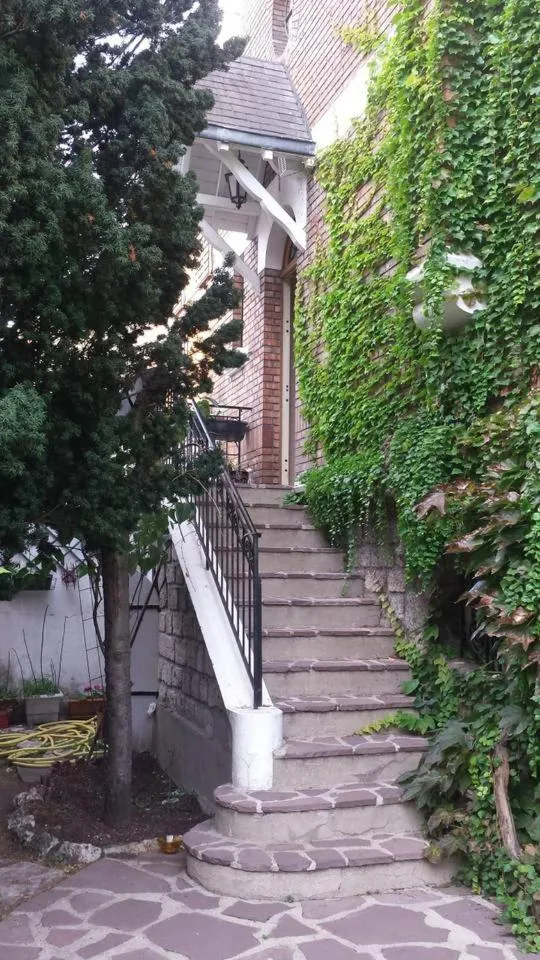 Facade/entrance in La Romantique