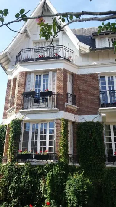 Property building in La Romantique