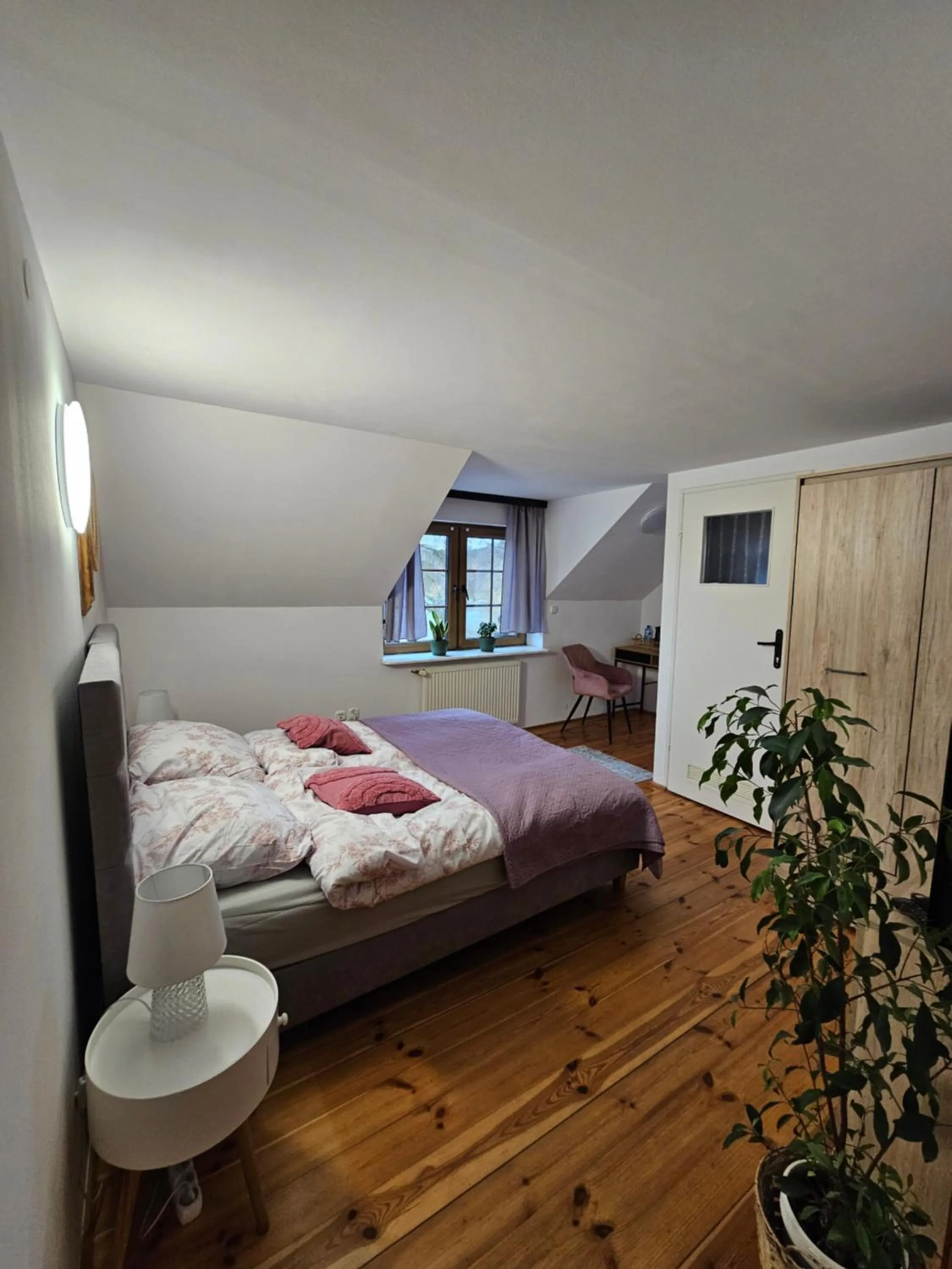 Bed in Karczma Regionalna Młyn -pokoje gościne