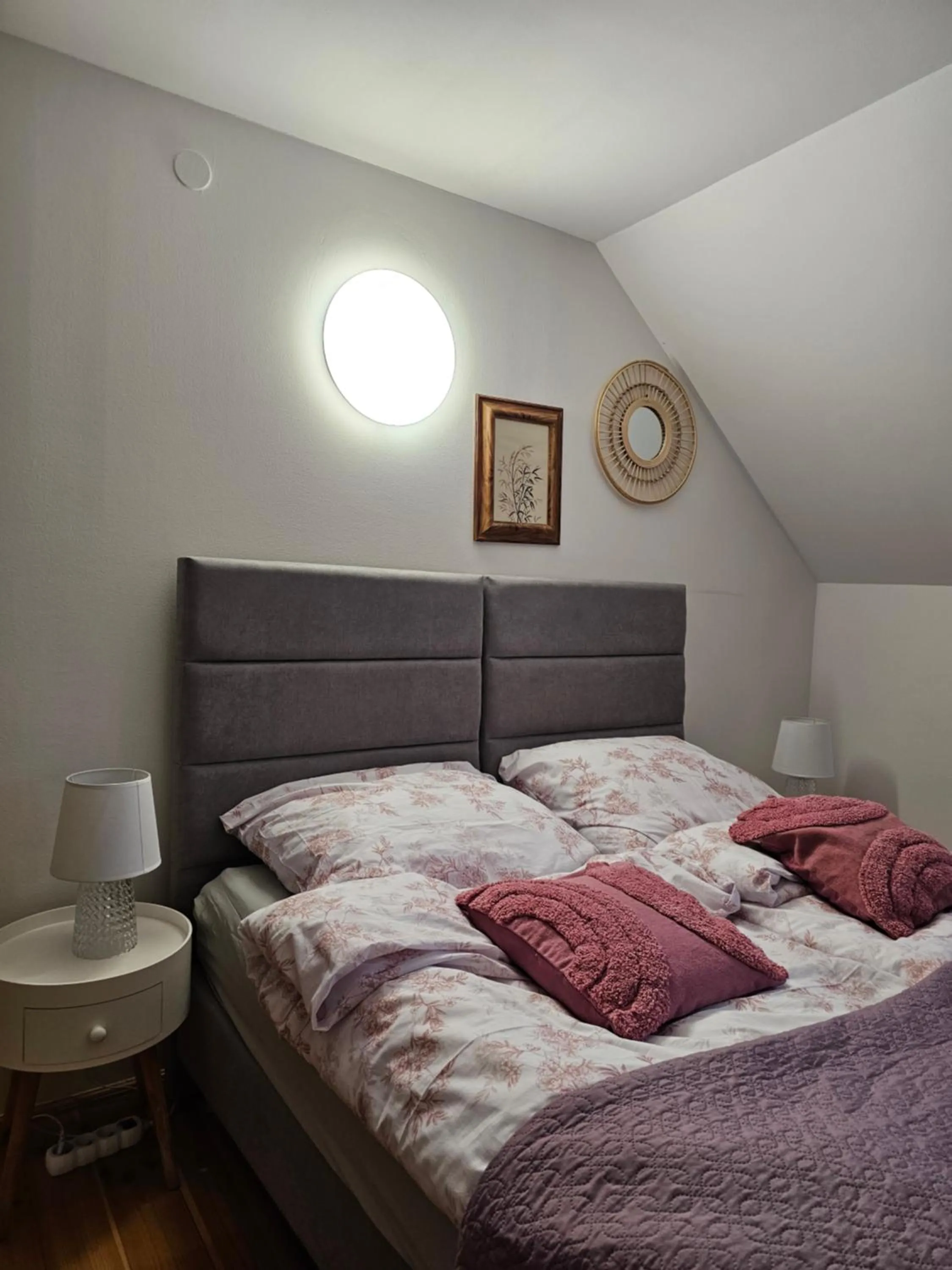 Bed in Karczma Regionalna Młyn -pokoje gościne