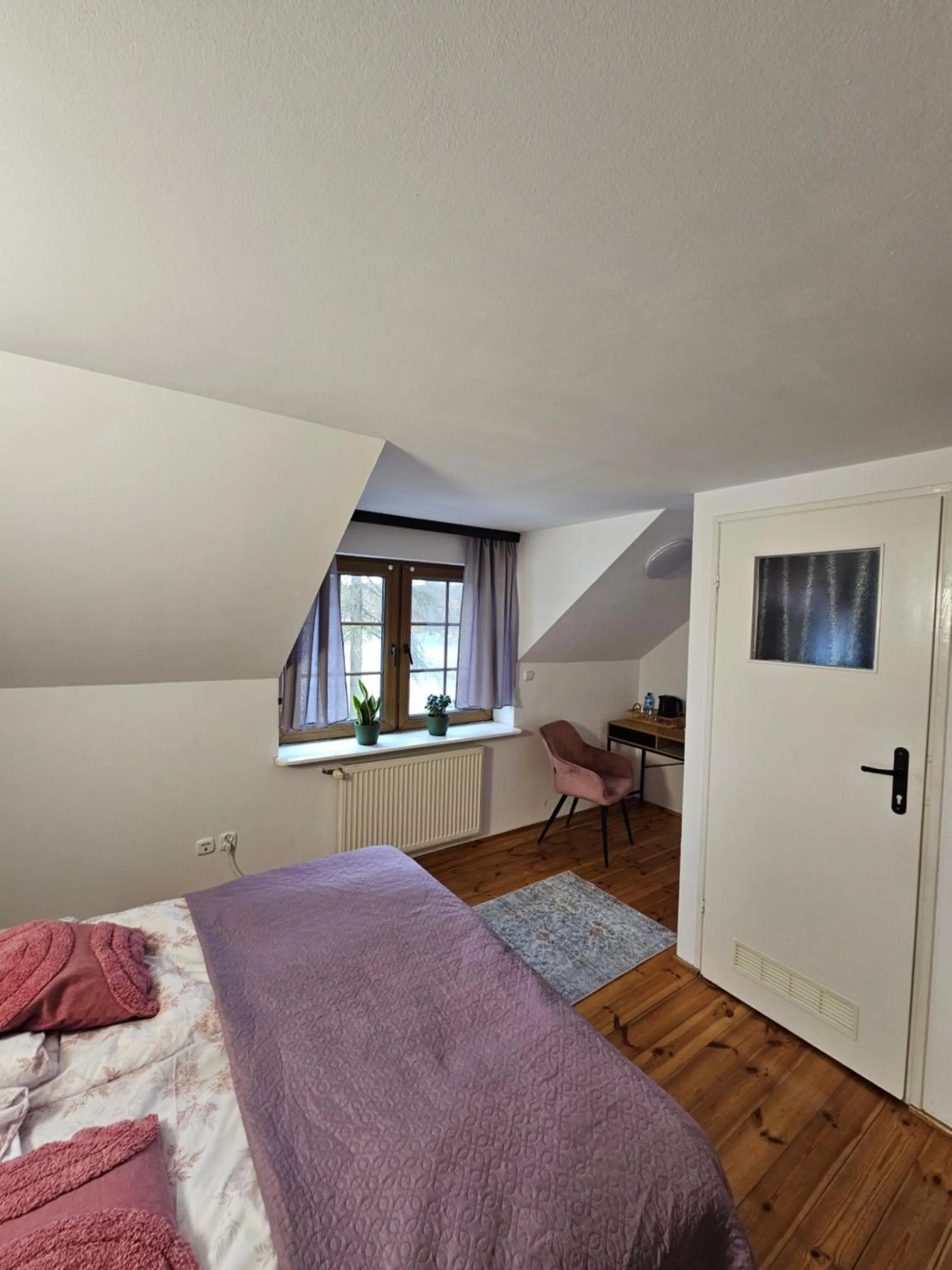 Bed in Karczma Regionalna Młyn -pokoje gościne