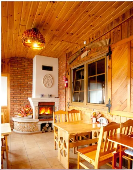 Restaurant/places to eat in Karczma Regionalna Młyn -pokoje gościne