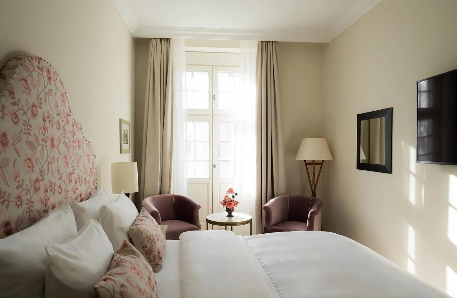 Bedroom, Bed in Parkhotel Quellenhof Aachen