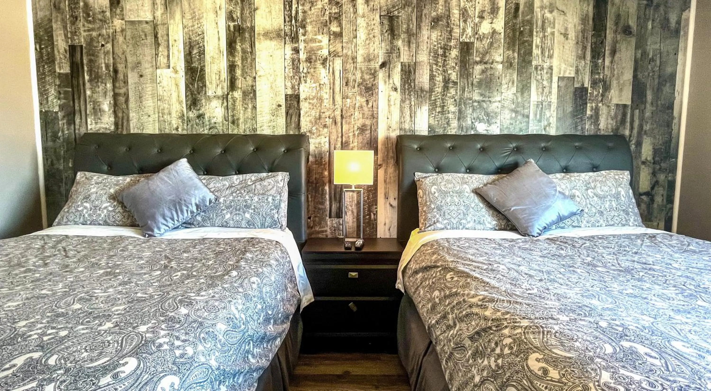 Bed in 7 Day's Hotel