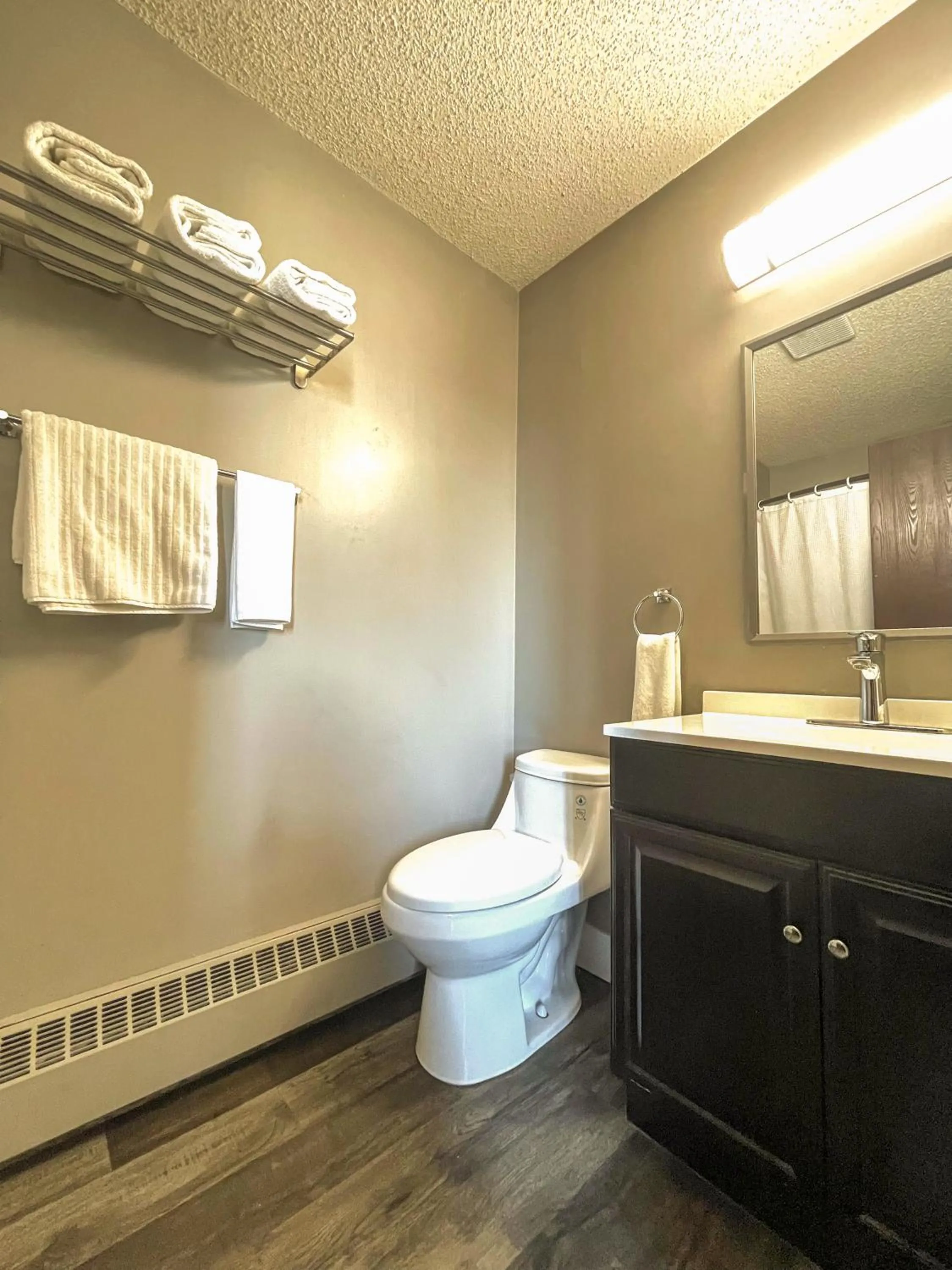 Toilet in 7 Day's Hotel