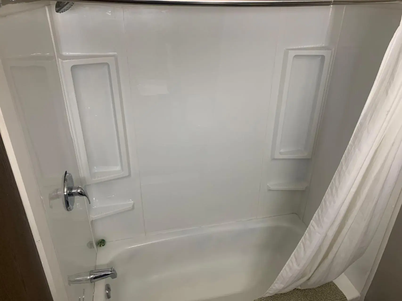 Deluxe Double Room - single occupancy in 7 Day's Hotel Deluxe Double Room - single occupancy in 7 Day's Hotel