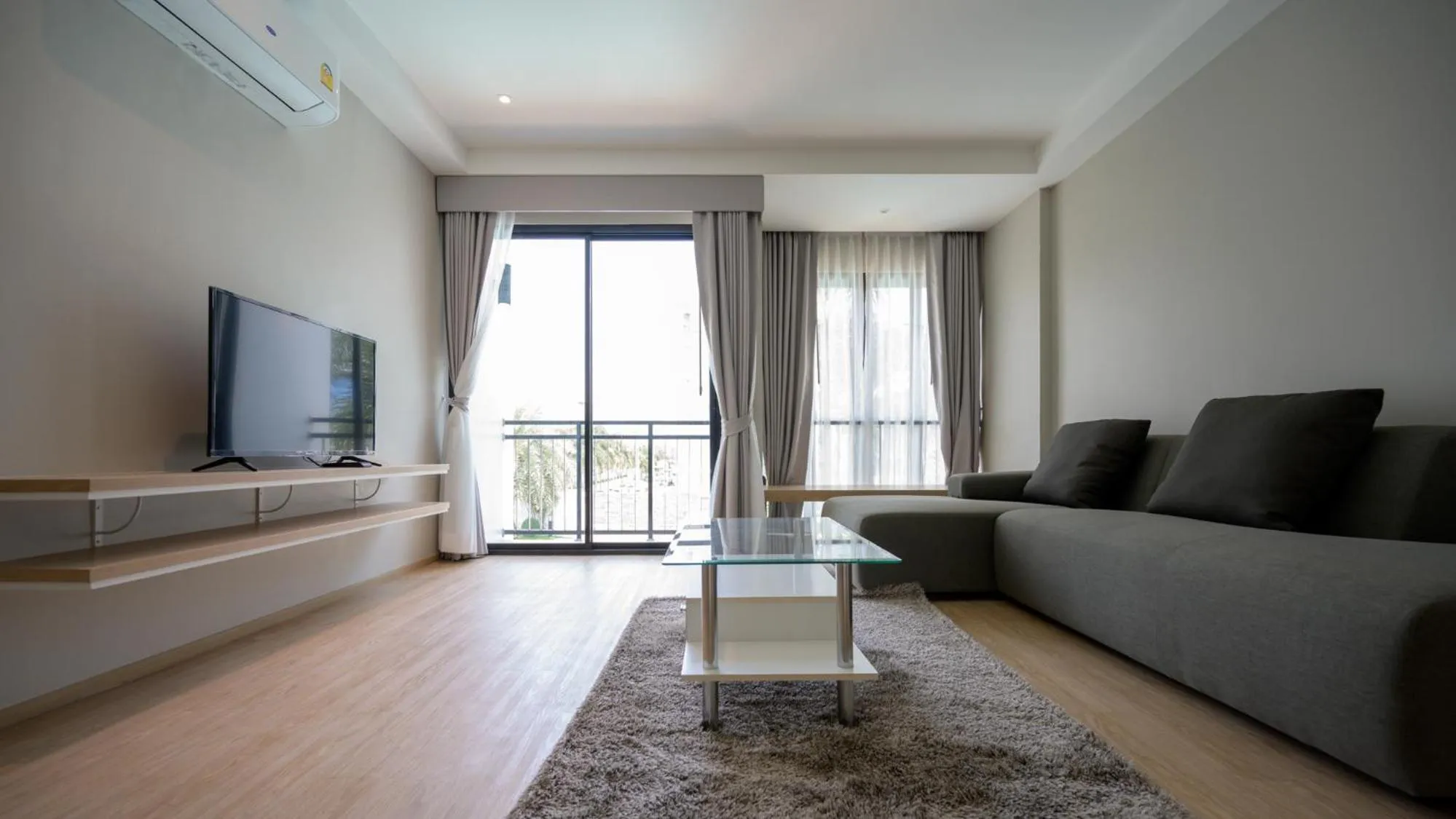 Communal lounge/ TV room in Platinum hotel