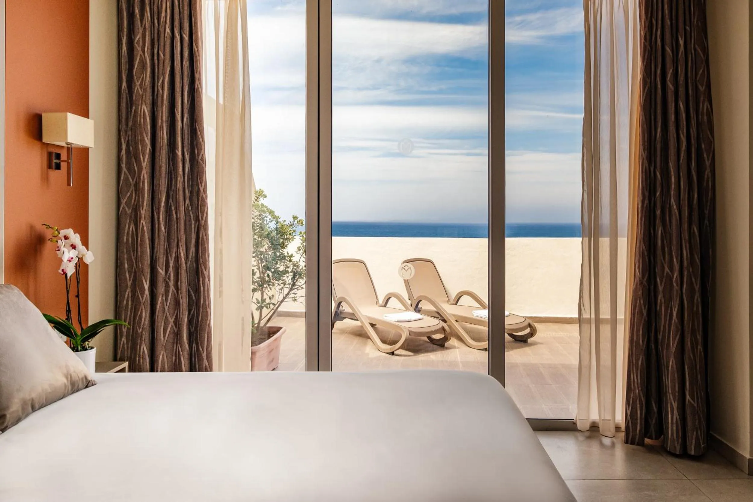 Bed in Mayflower Hotel Malta