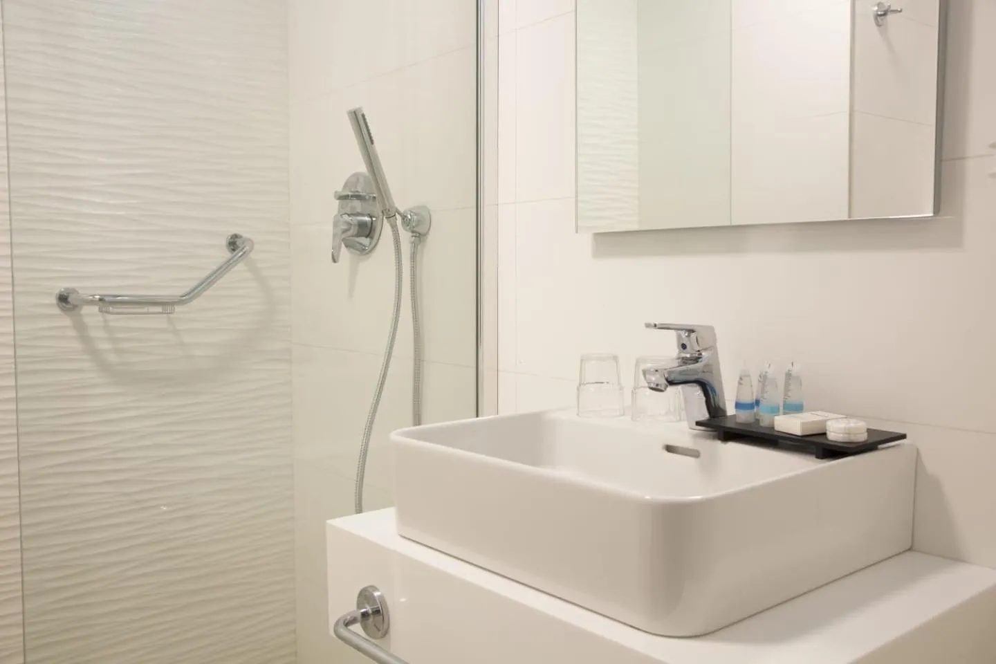 Bathroom in Mayflower Hotel Malta