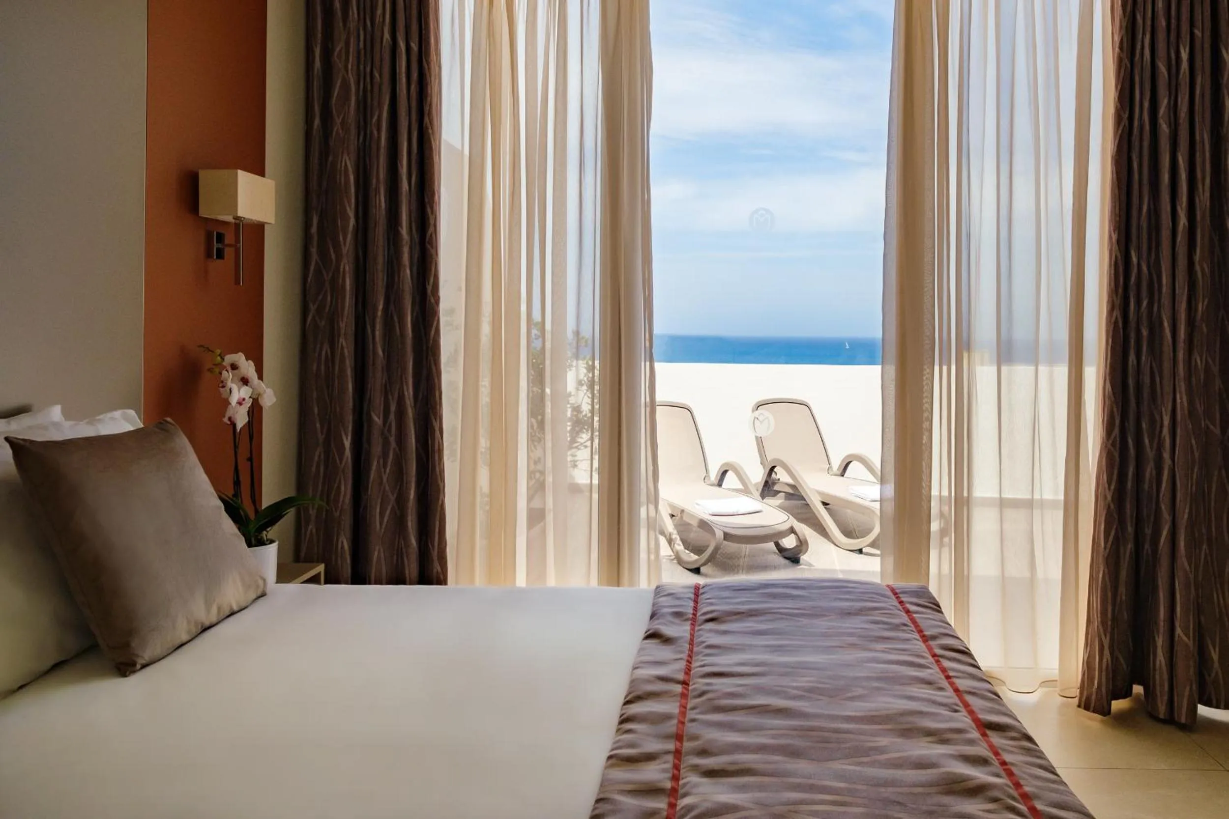 Bed in Mayflower Hotel Malta