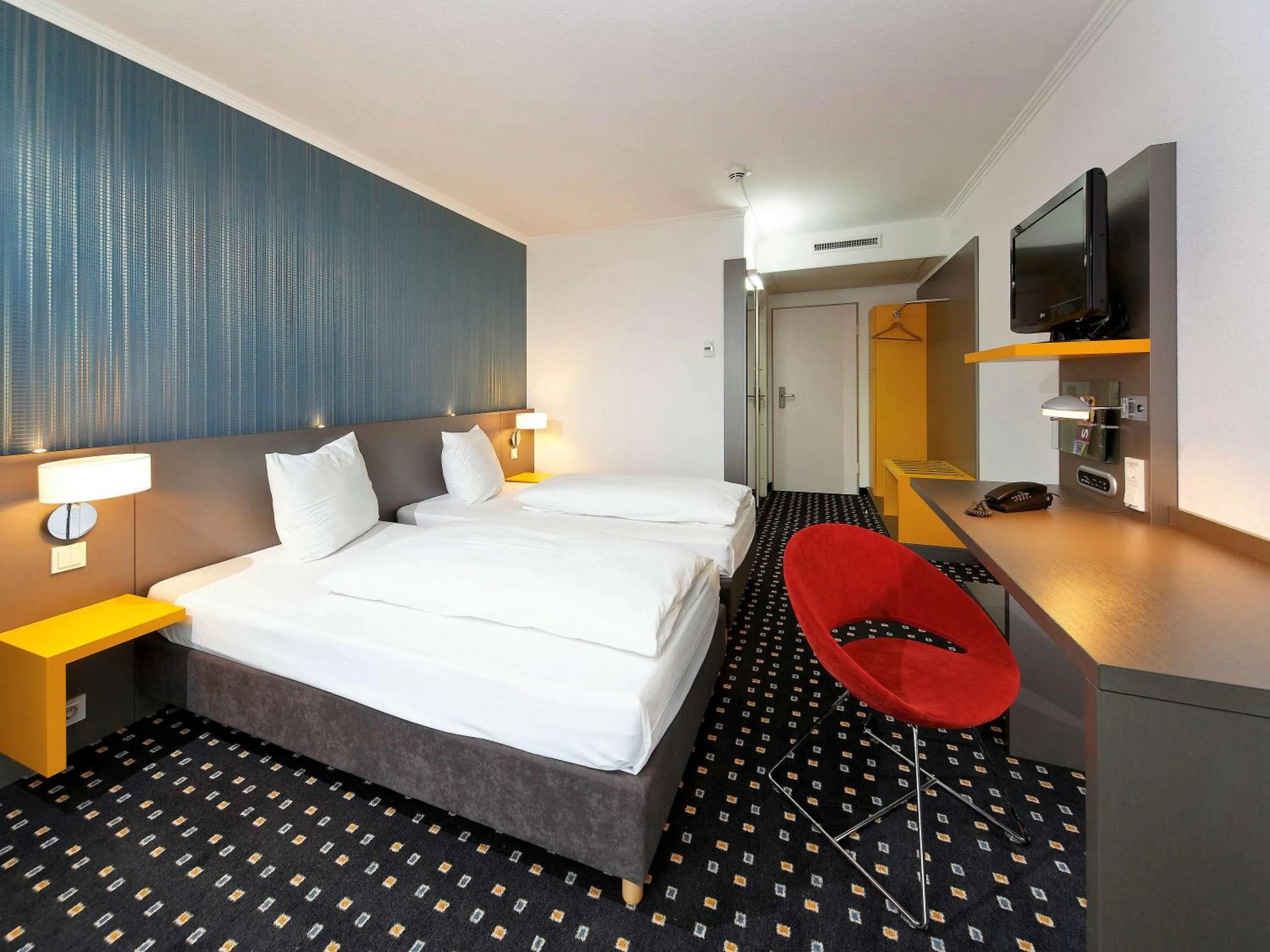 Photo of the whole room in ibis Styles Stuttgart