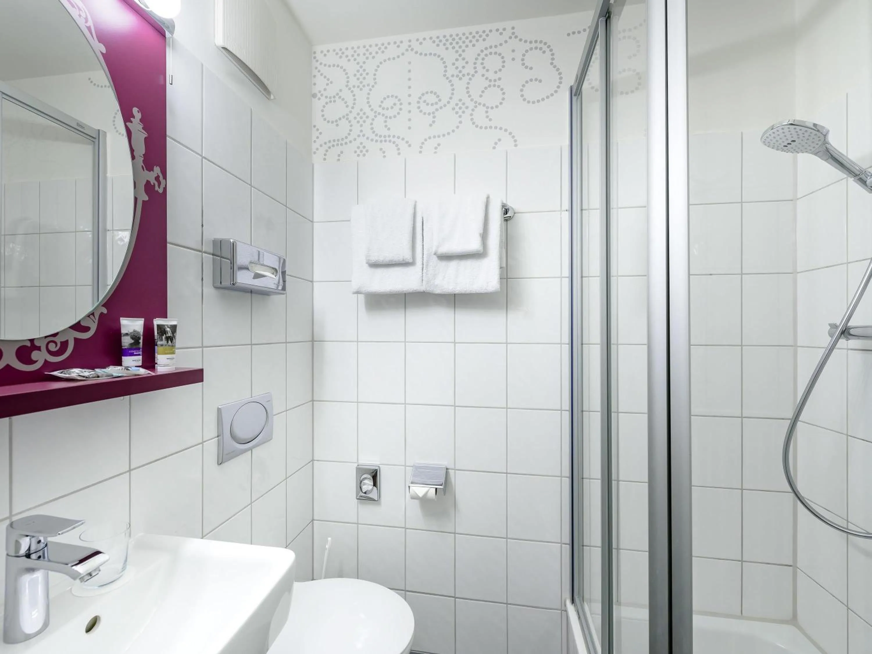 Bedroom in Mercure München am Olympiapark