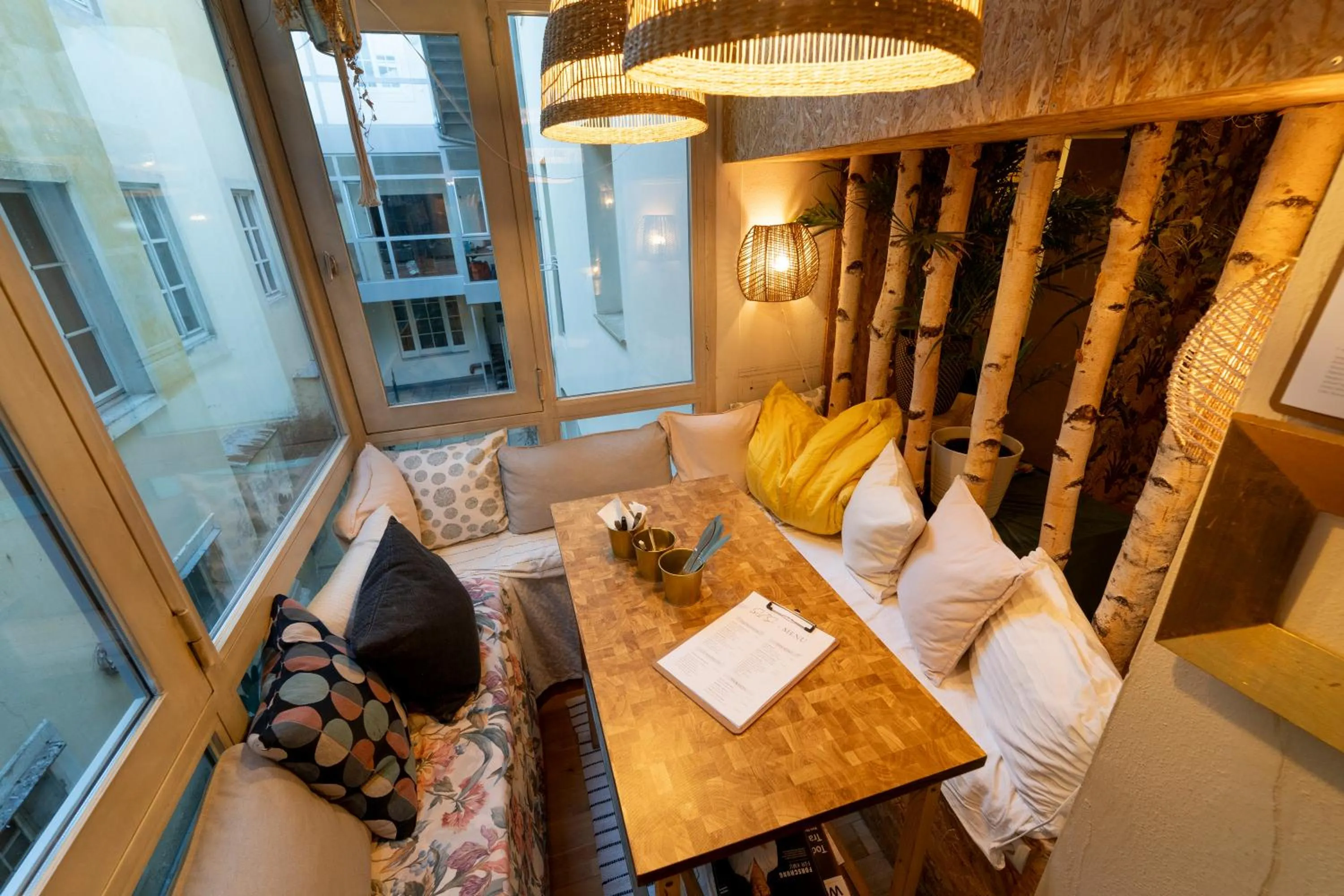 Restaurant/places to eat in Sishaus Hostel