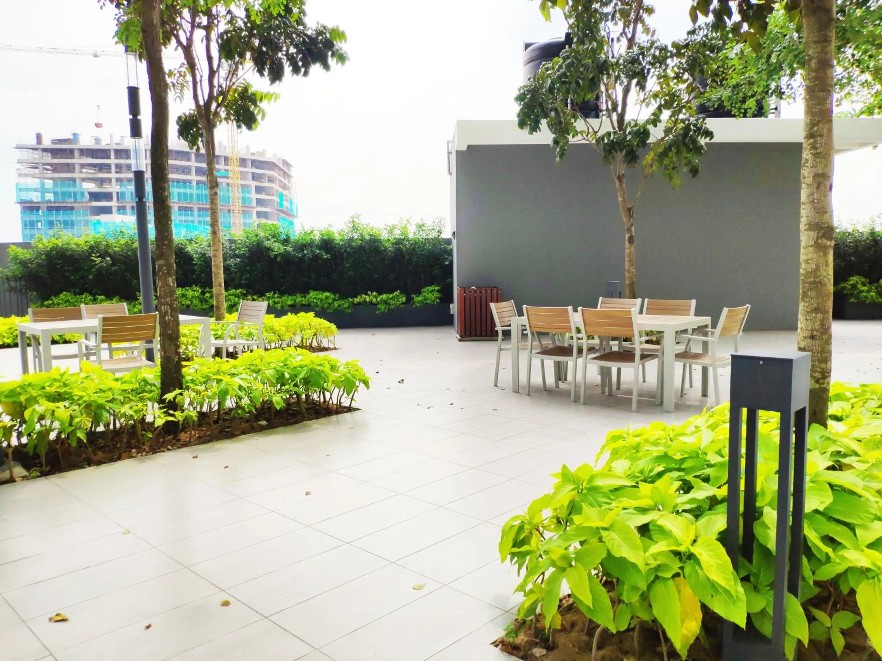Garden in Le Pavilion by Salaam Suites, 5 pax, near Setiawalk
