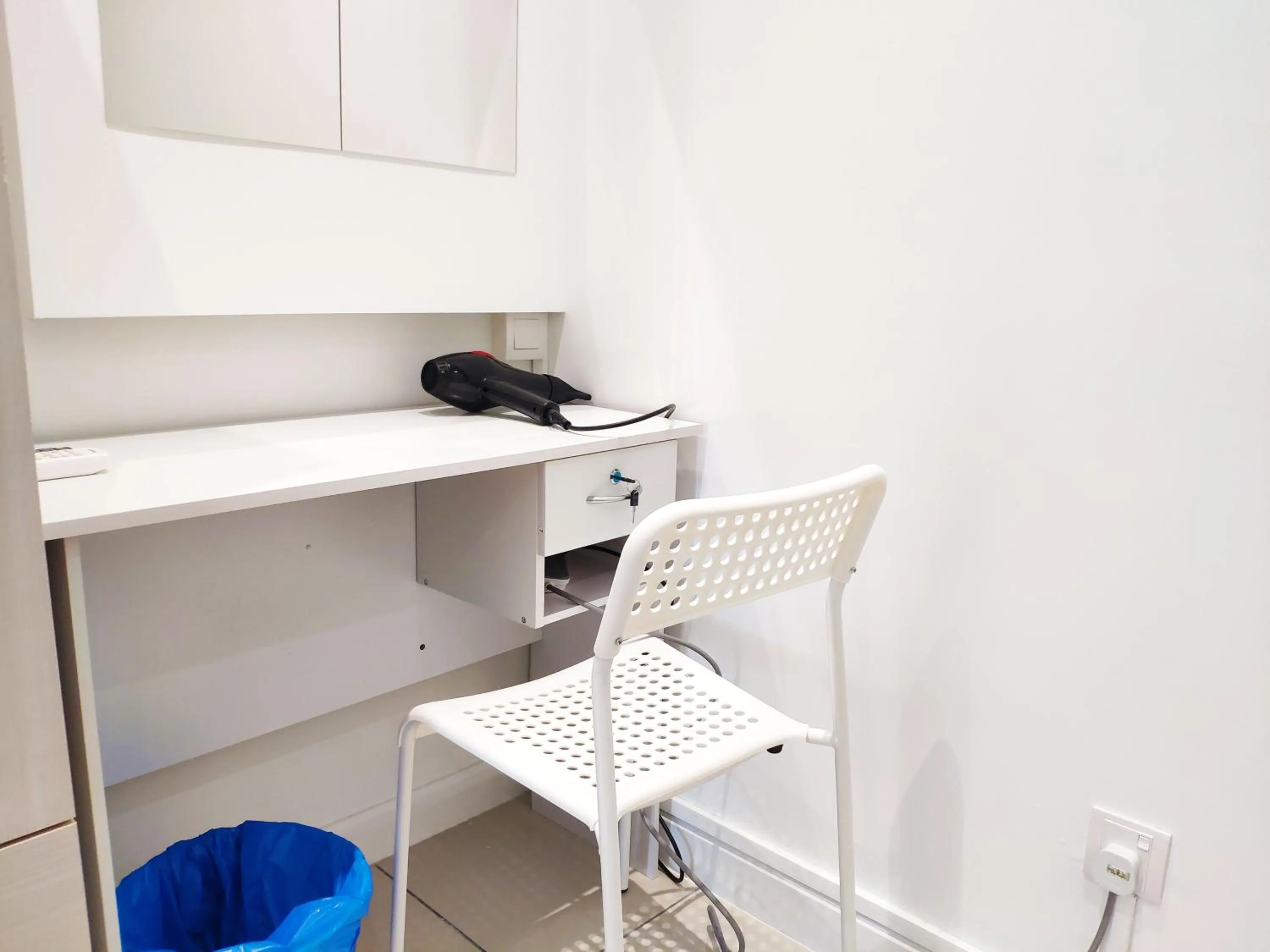 Bedroom in Le Pavilion by Salaam Suites, 5 pax, near Setiawalk