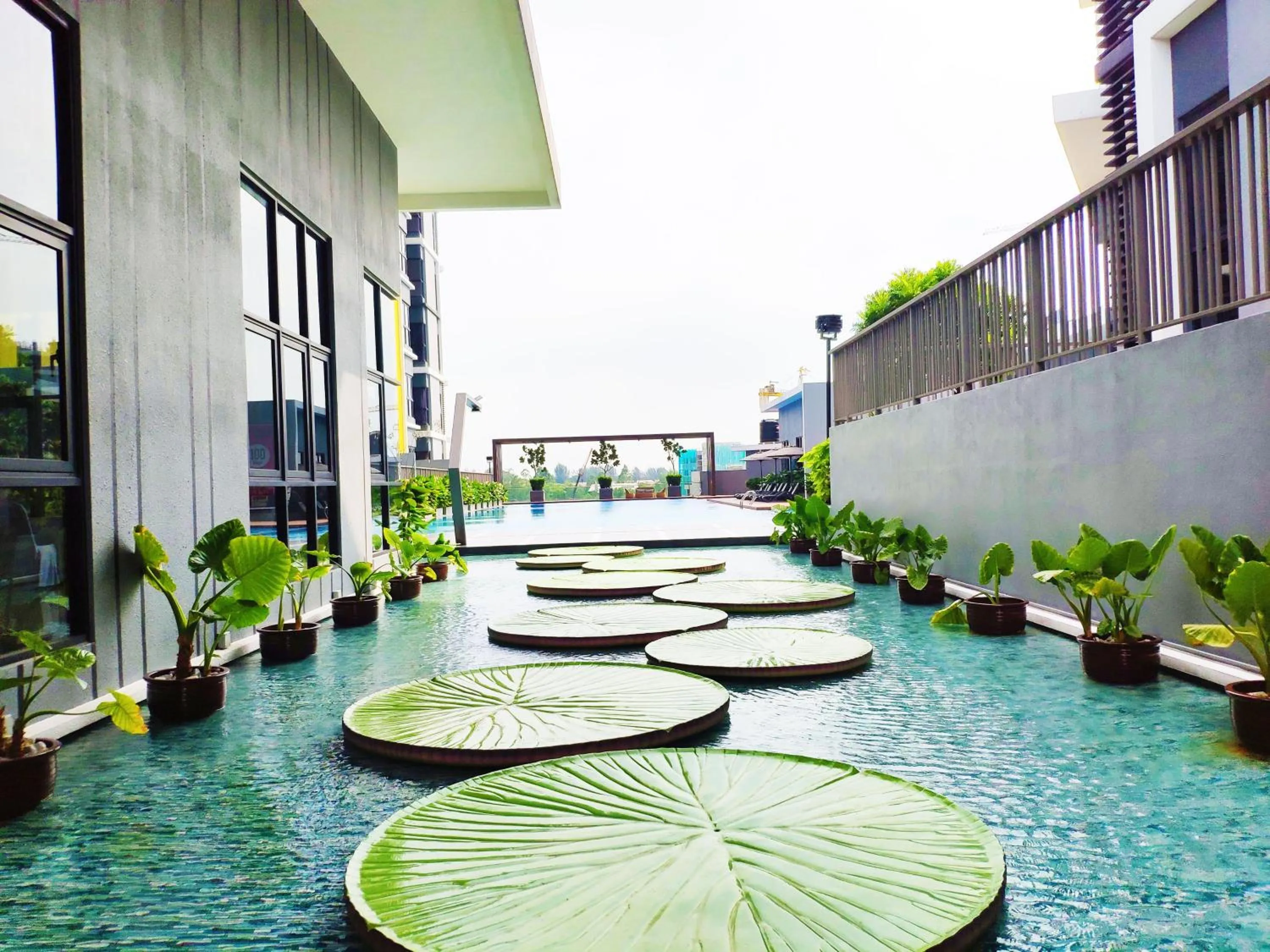 Swimming pool in Le Pavilion by Salaam Suites, 5 pax, near Setiawalk