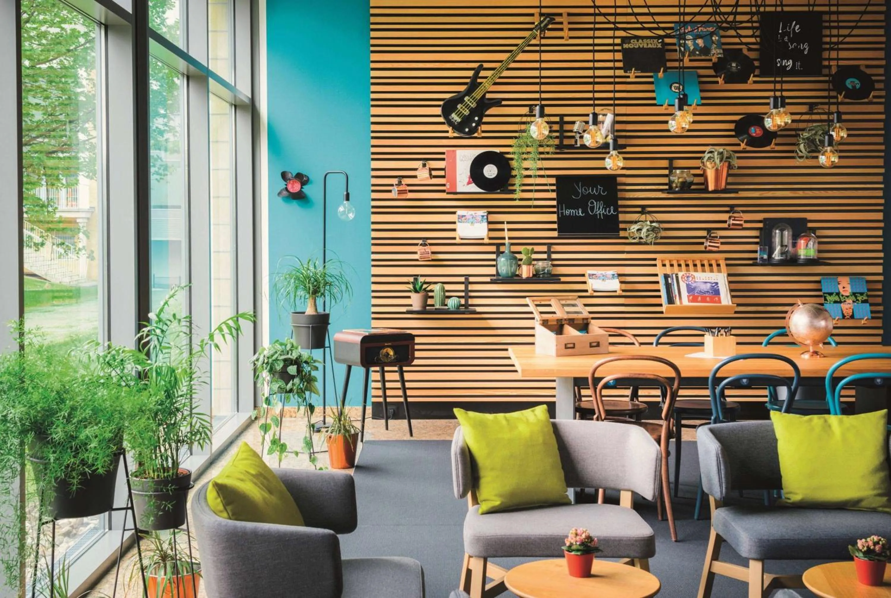 Lounge or bar in Vienna House Easy by Wyndham Wuppertal