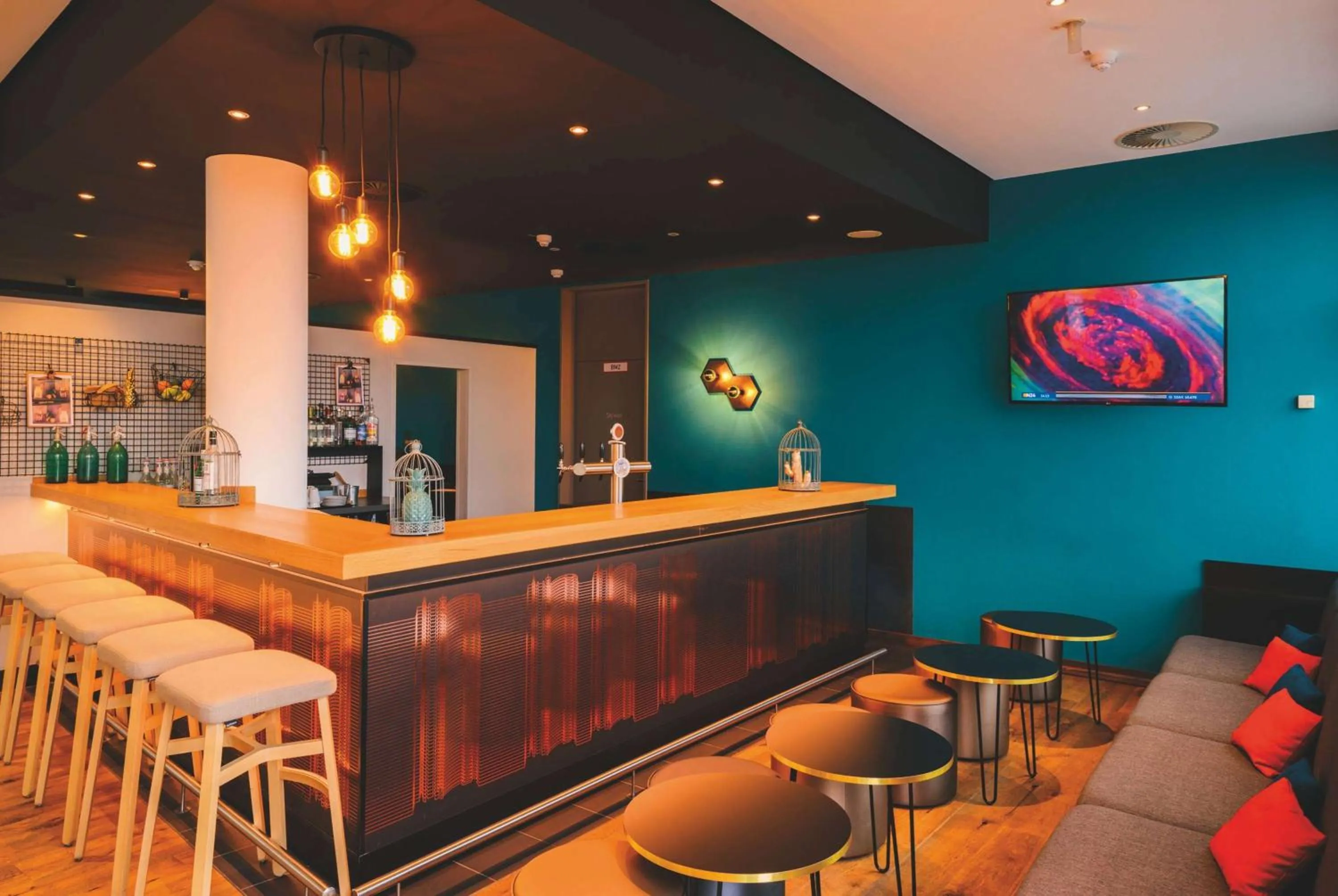 Lounge or bar in Vienna House Easy by Wyndham Wuppertal