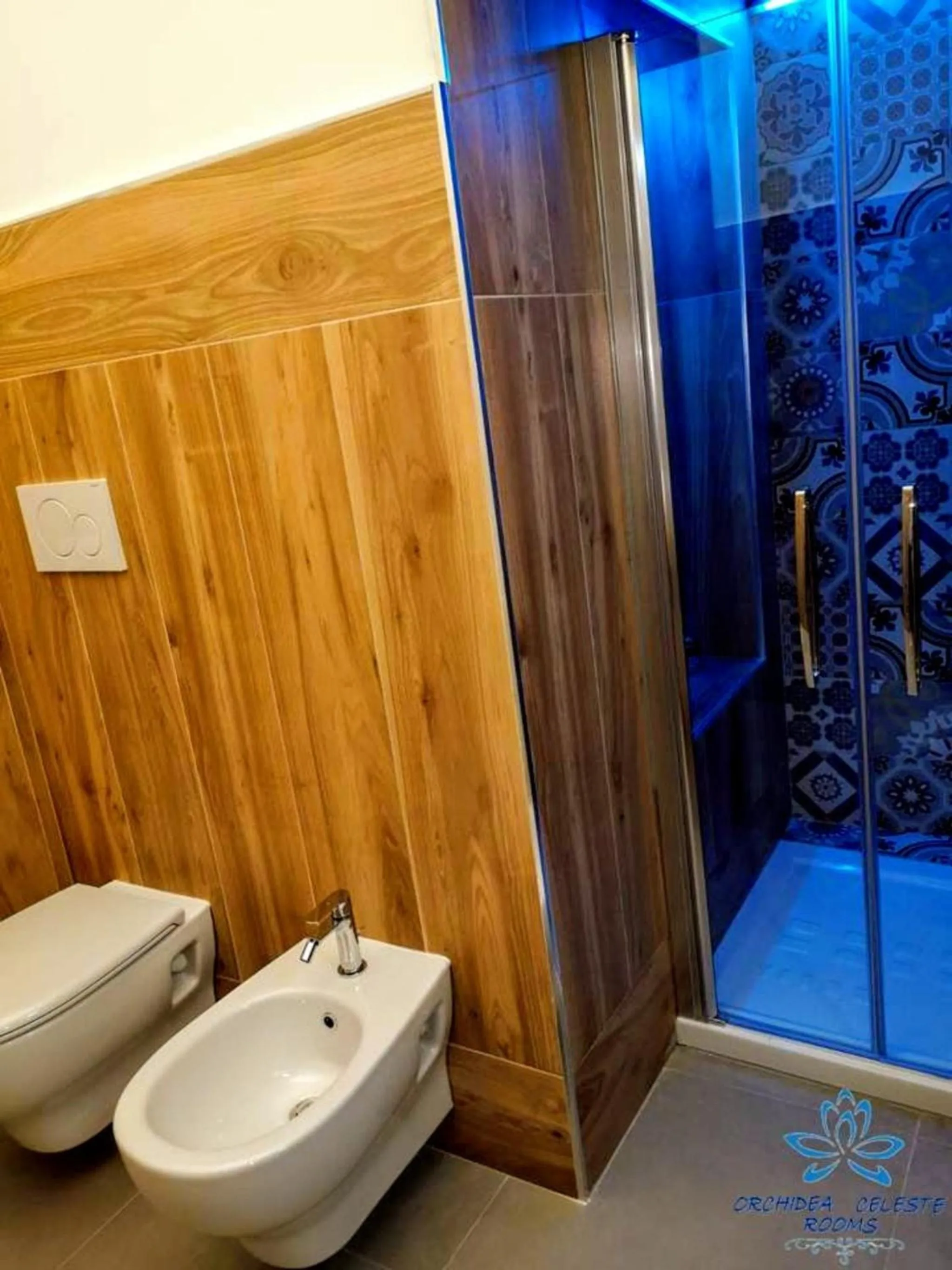 Shower in B&B Orchidea Celeste