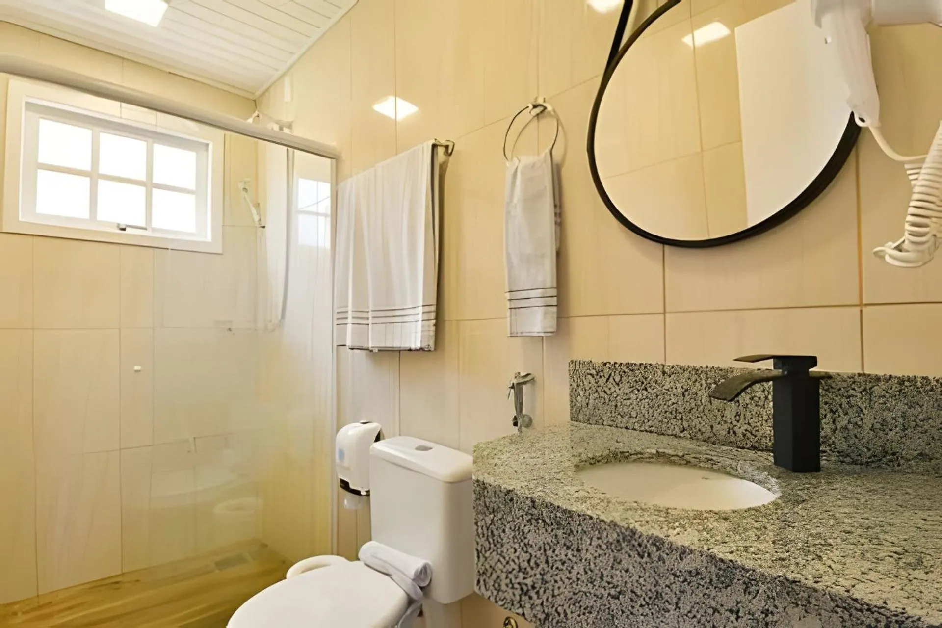 Toilet in Stillo Gramado Linha Bonita