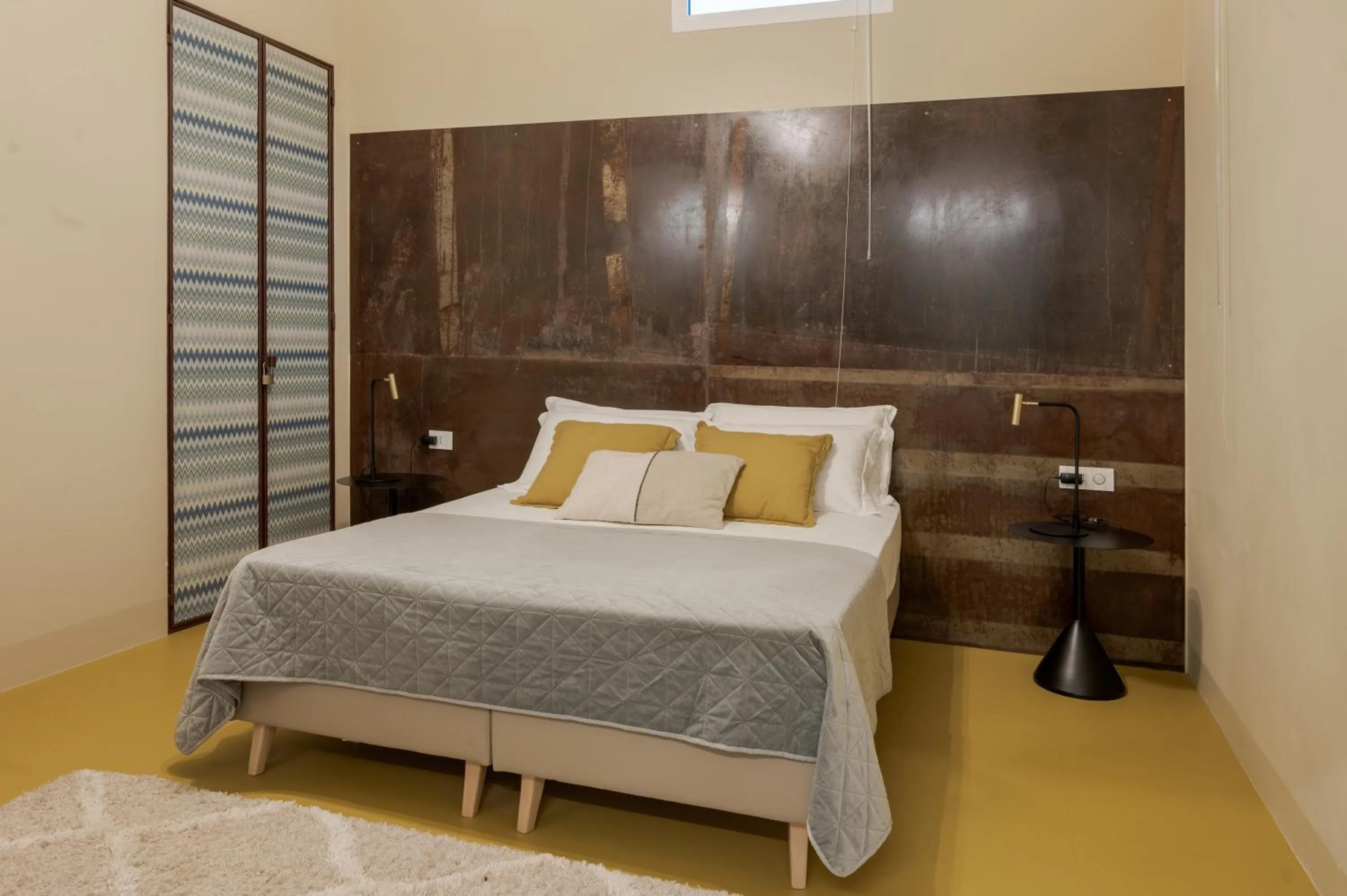 Bedroom, Bed in Villa Sardino