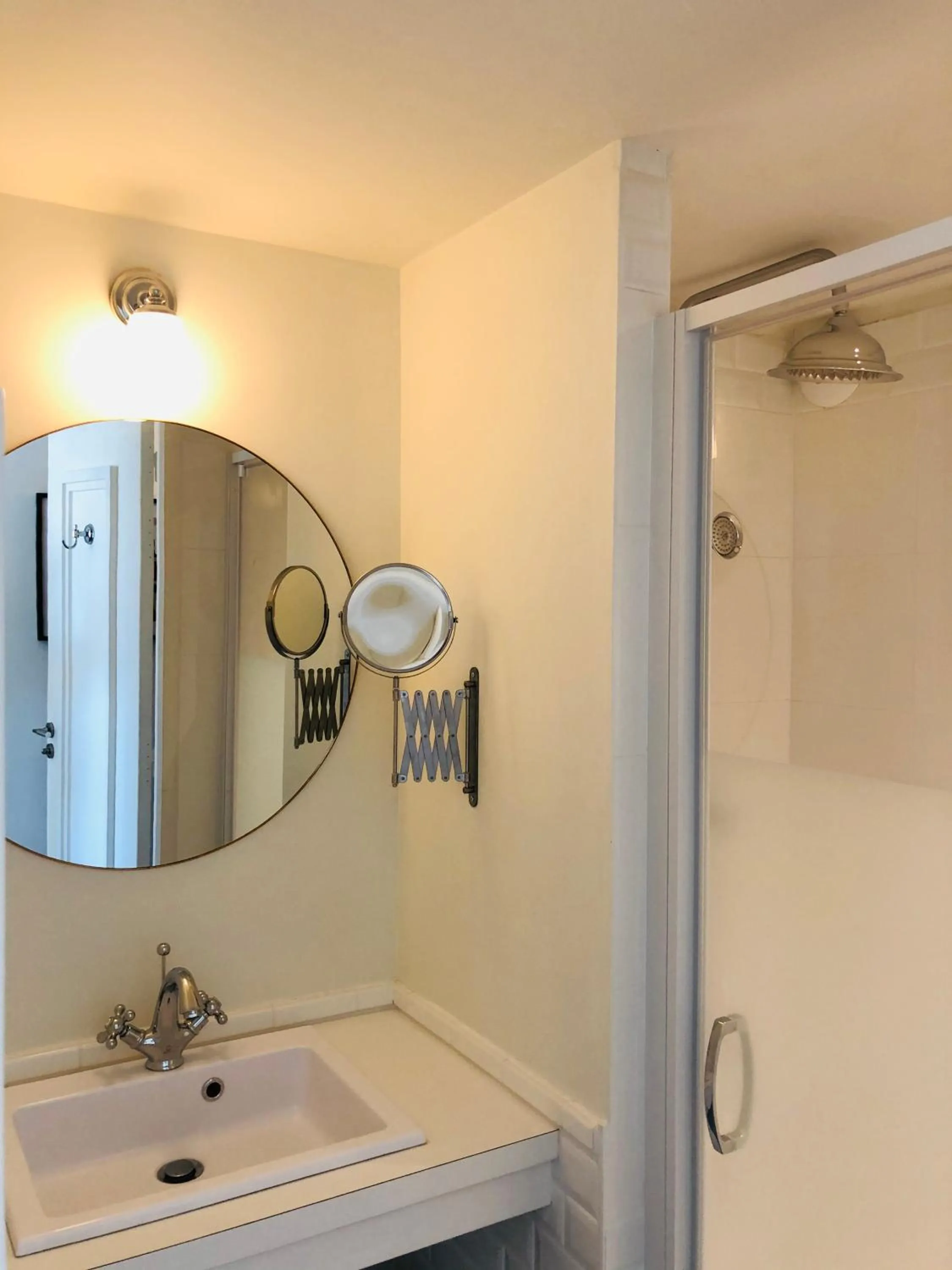 Bathroom in Le Paquebot