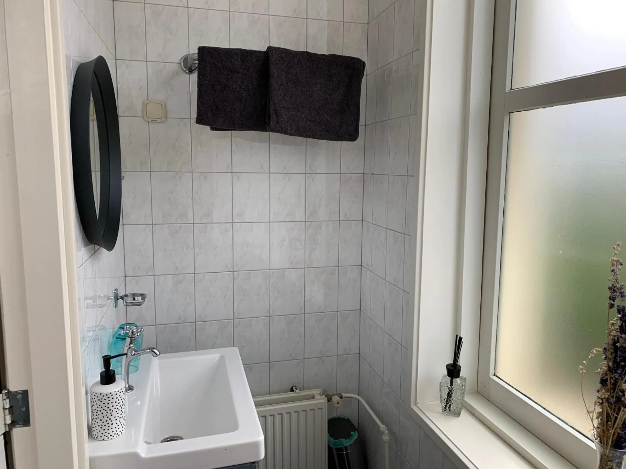 Bathroom in B&B 't Raethuys